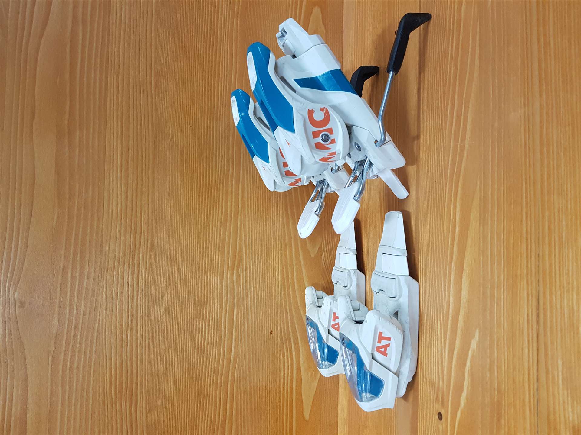 Liaison au lithium atomique utilisée (10 DIN)