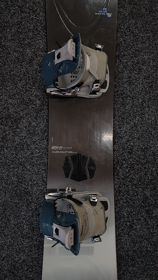 Bazárový snowboard Generics Secial