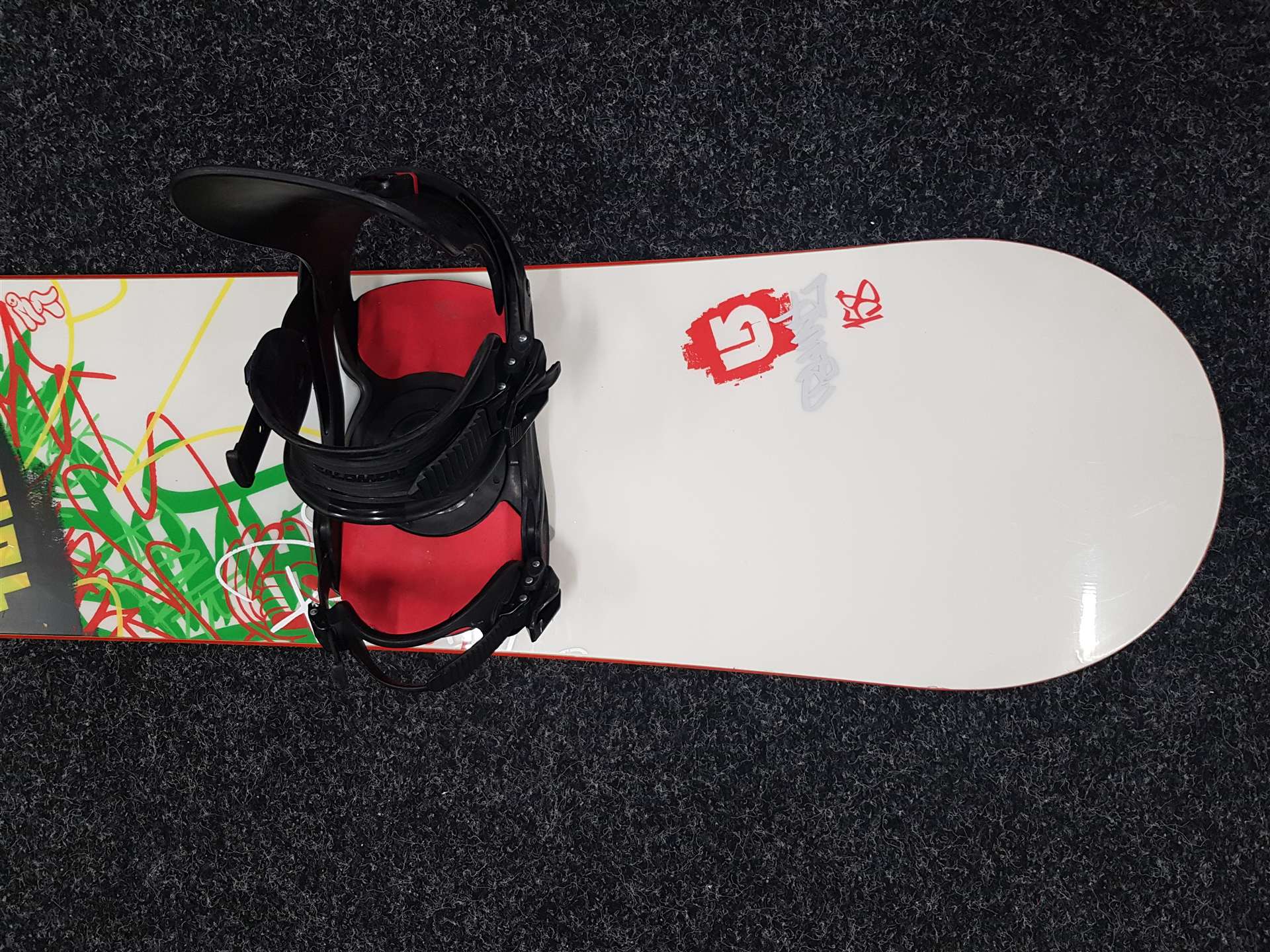 Tabla de snowboard BURTON Blunt usada + fijaciones Salomon talla M