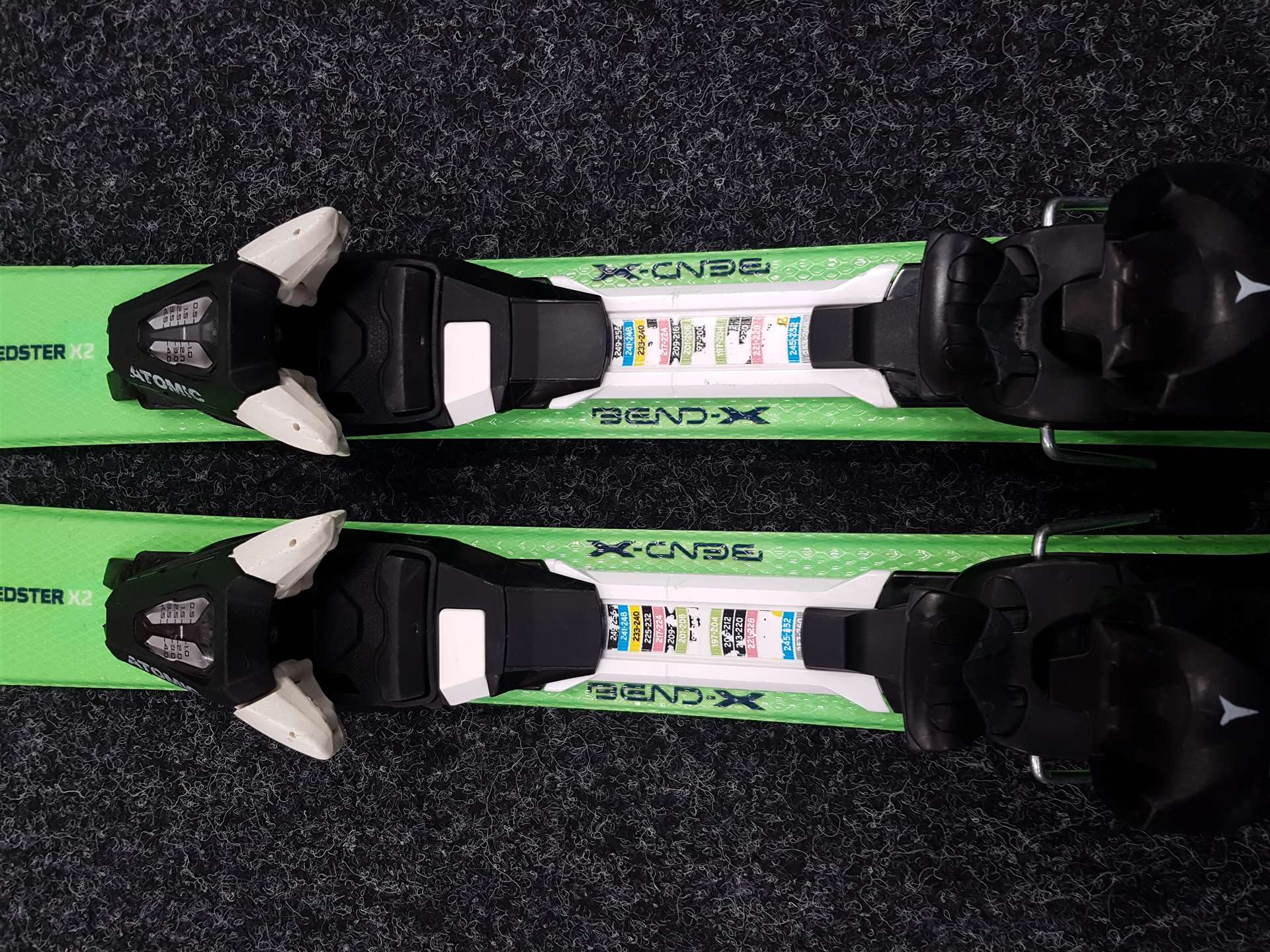 Gebrauchte Kinderski ATOMIC Redster X2 + Atomic 4.5 Bindungen