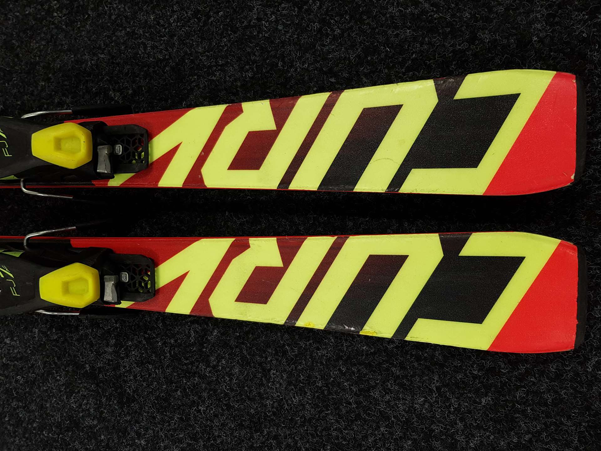 Použité lyže FISCHER The Curv Pro + viazanie Fischer FJ 7.0