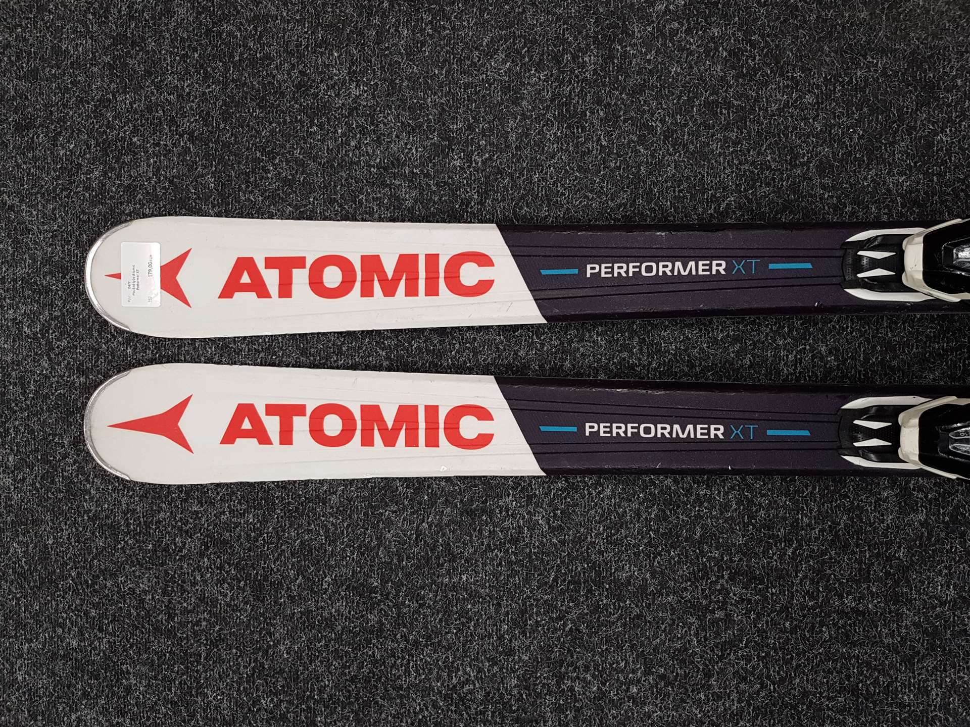 Použité lyže Atomic Performer XT