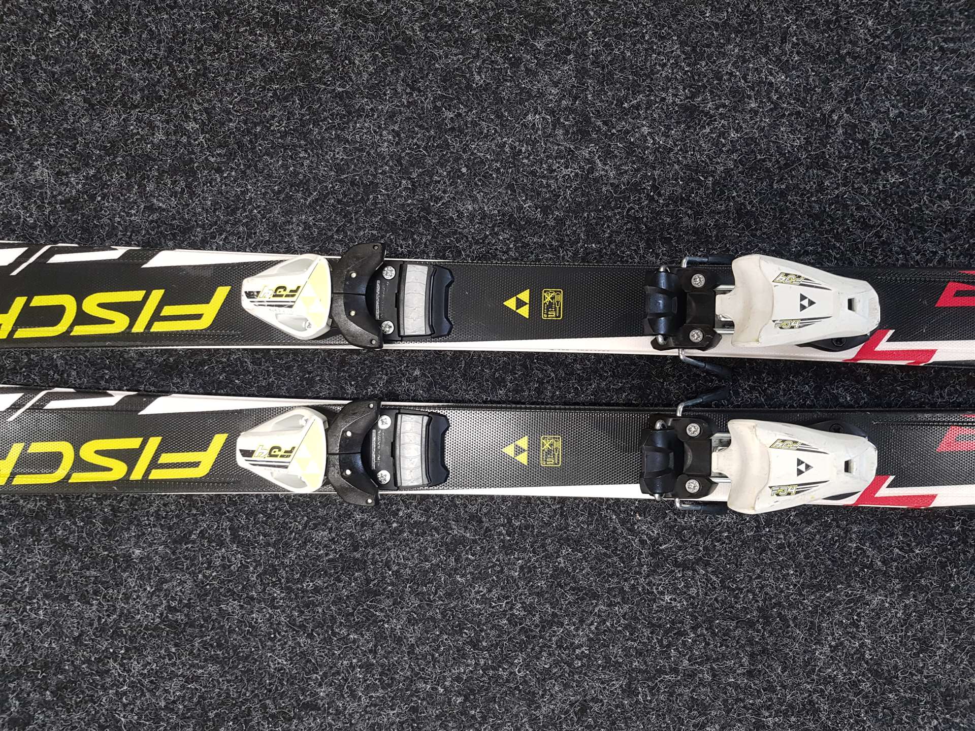 Použité detské lyže FISCHER RC4 Race + viazanie Fischer FJ4