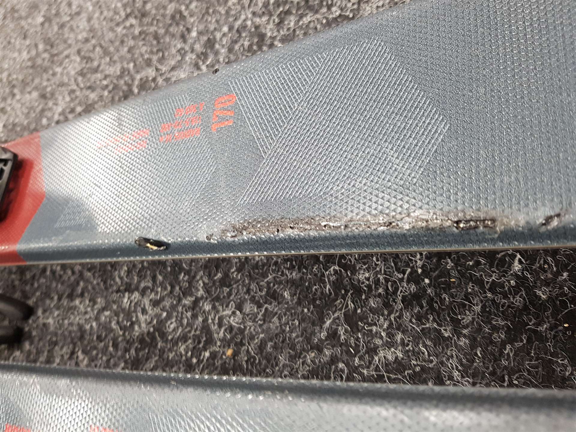 Použité lyže FISCHER  Fire + viazanie Fischer RS 9