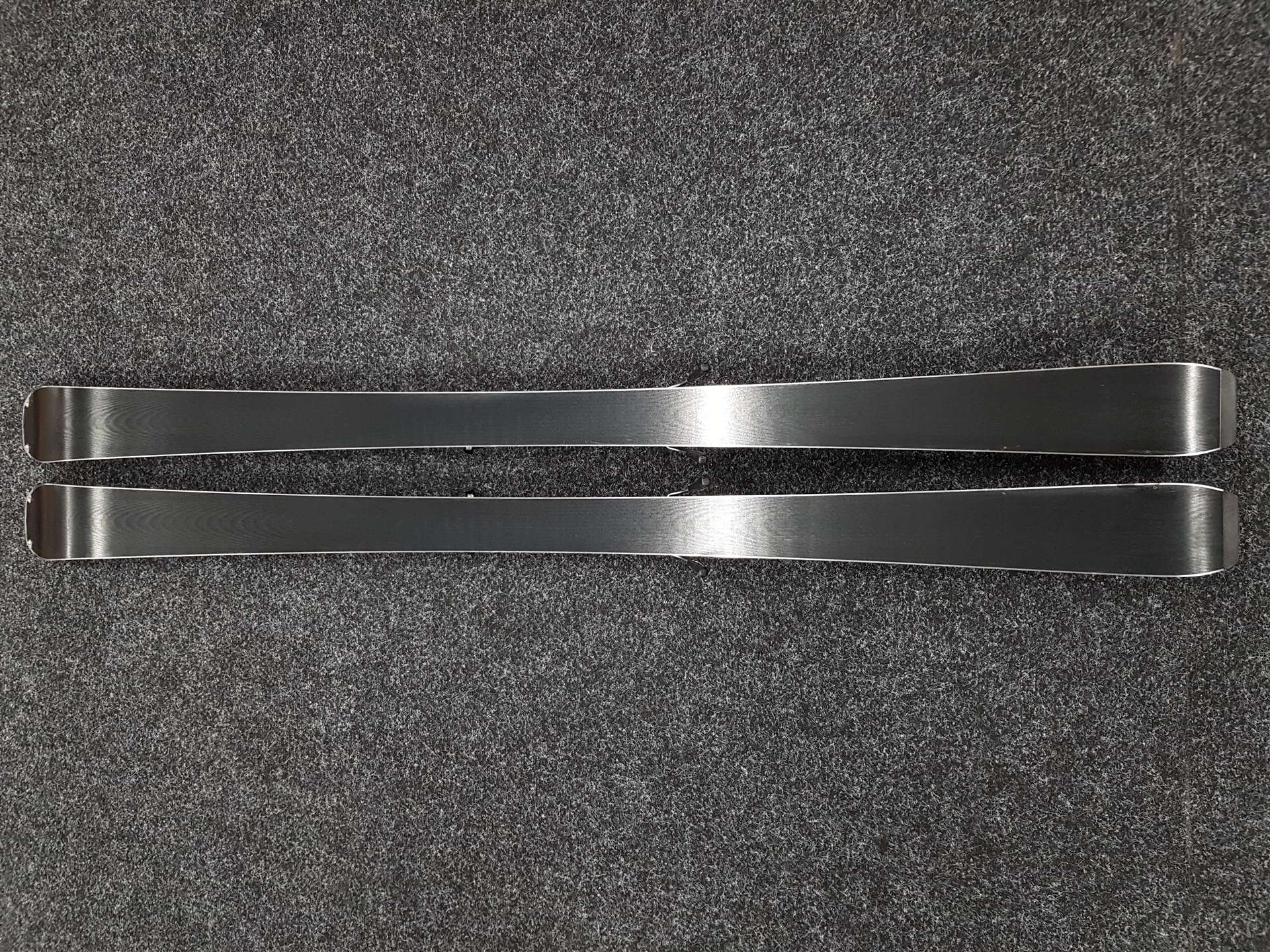 Použité lyže FISCHER  Fire + viazanie Fischer RS 9