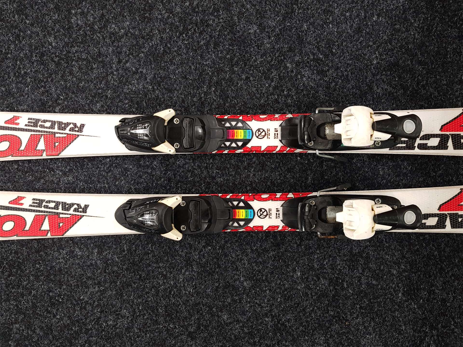 Použité lyže ATOMIC Race 7 + vázání Atomic 4,5