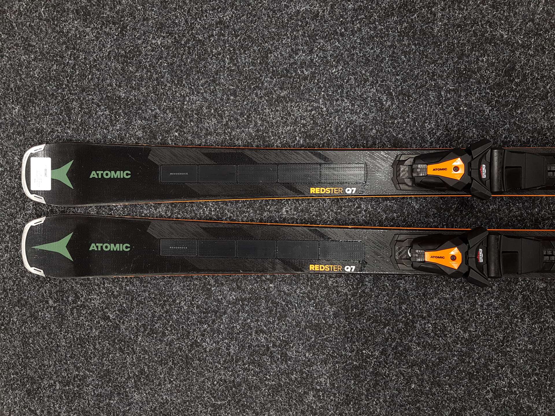 Použité lyže ATOMIC Redster Q7 + vázání Atomic M12