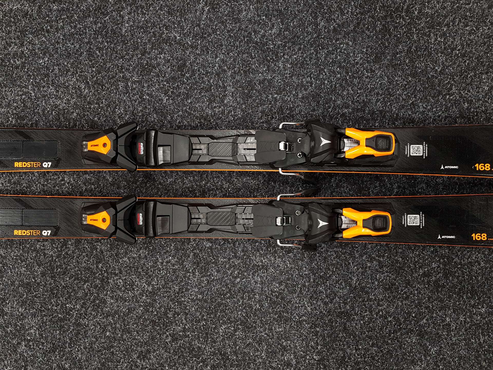Použité lyže ATOMIC Redster Q7 + vázání Atomic M12