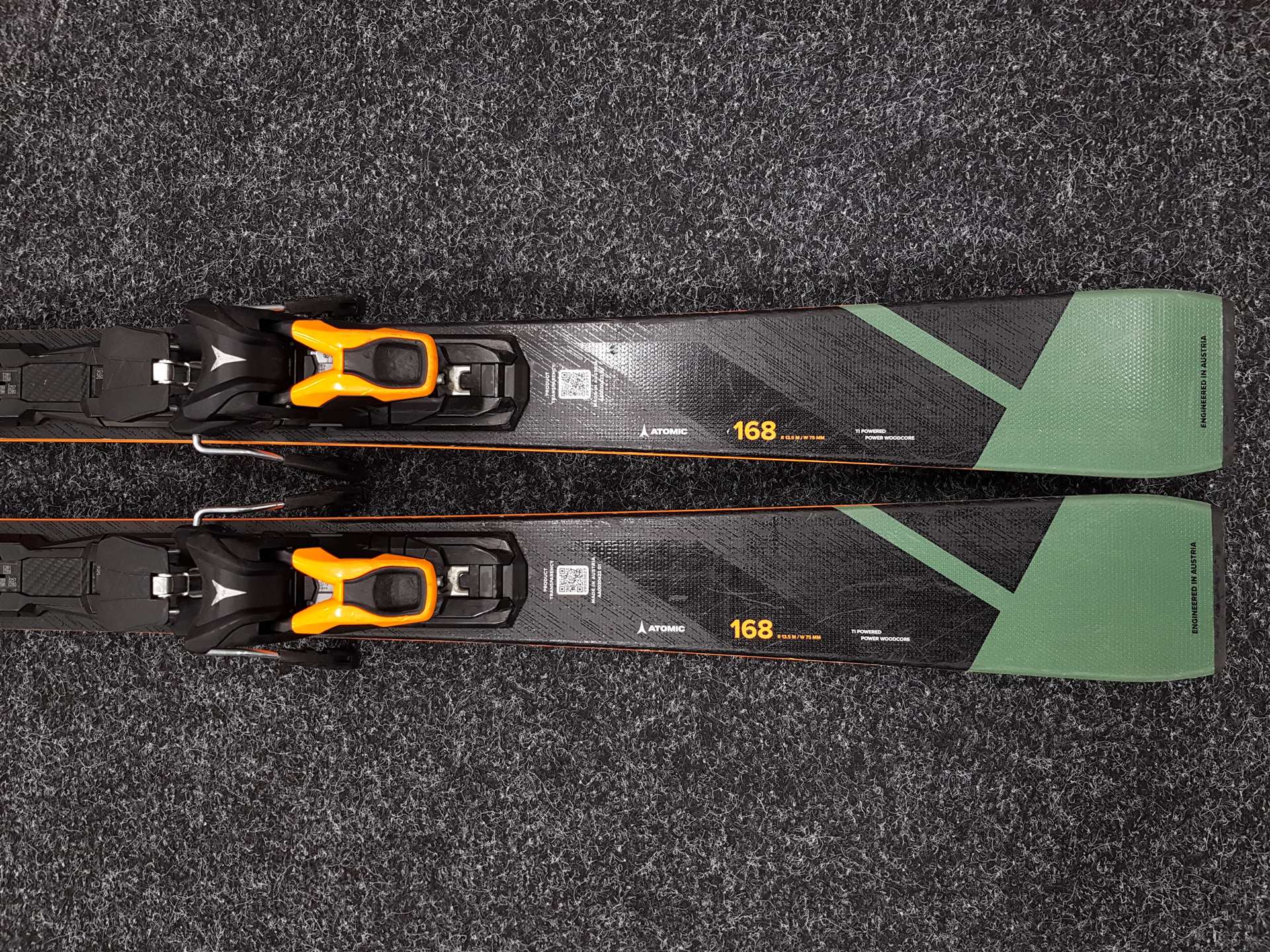 Použité lyže ATOMIC Redster Q7 + vázání Atomic M12