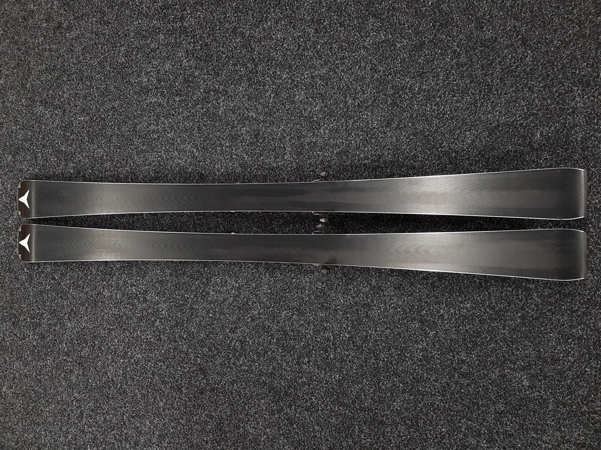 Použité lyže ATOMIC Redster Q7 + vázání Atomic M12