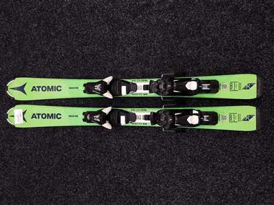 Esquís infantiles usados ATOMIC Redster X2 + fijaciones Atomic C5