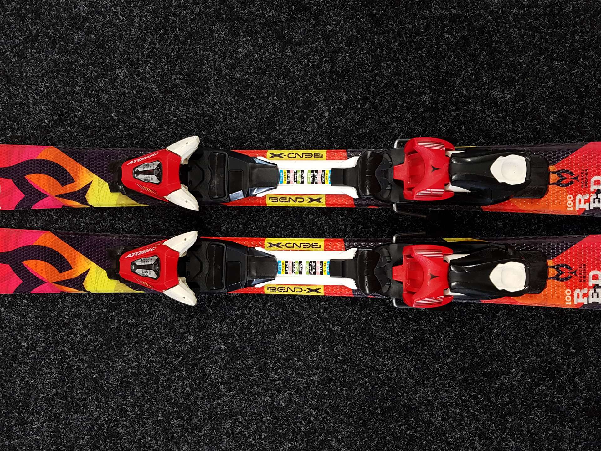 Gebrauchte Kinderski ATOMIC Redster + Atomic XTE 45 Bindungen