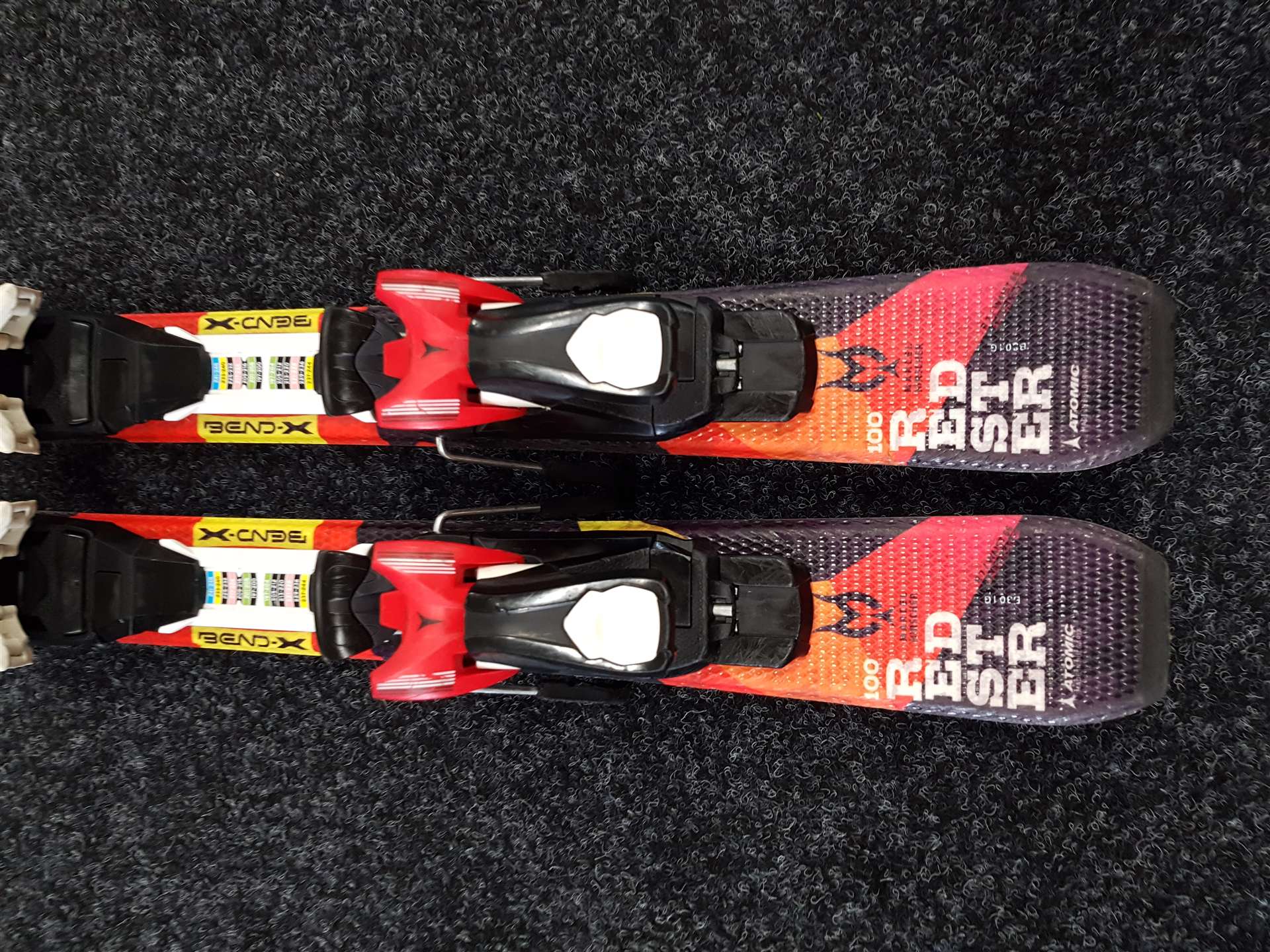 Gebrauchte Kinderski ATOMIC Redster + Atomic XTE 45 Bindungen