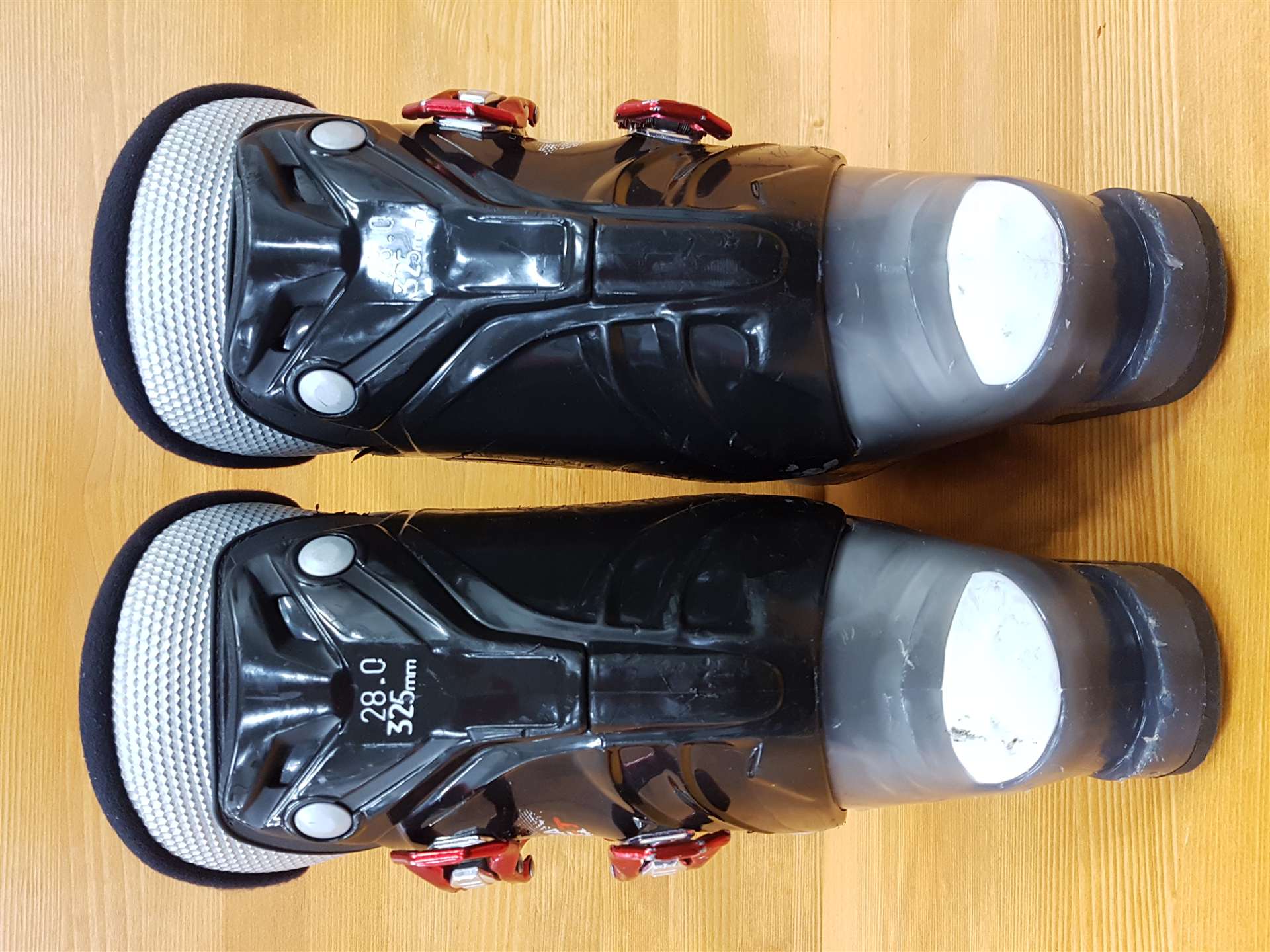 Použité lyžiarky TECNICA Mega +T