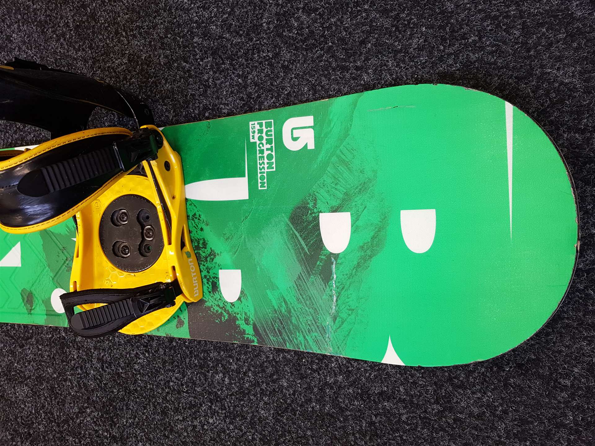 Použitý snowboard BURTON Progression + vázání Burton velikost L
