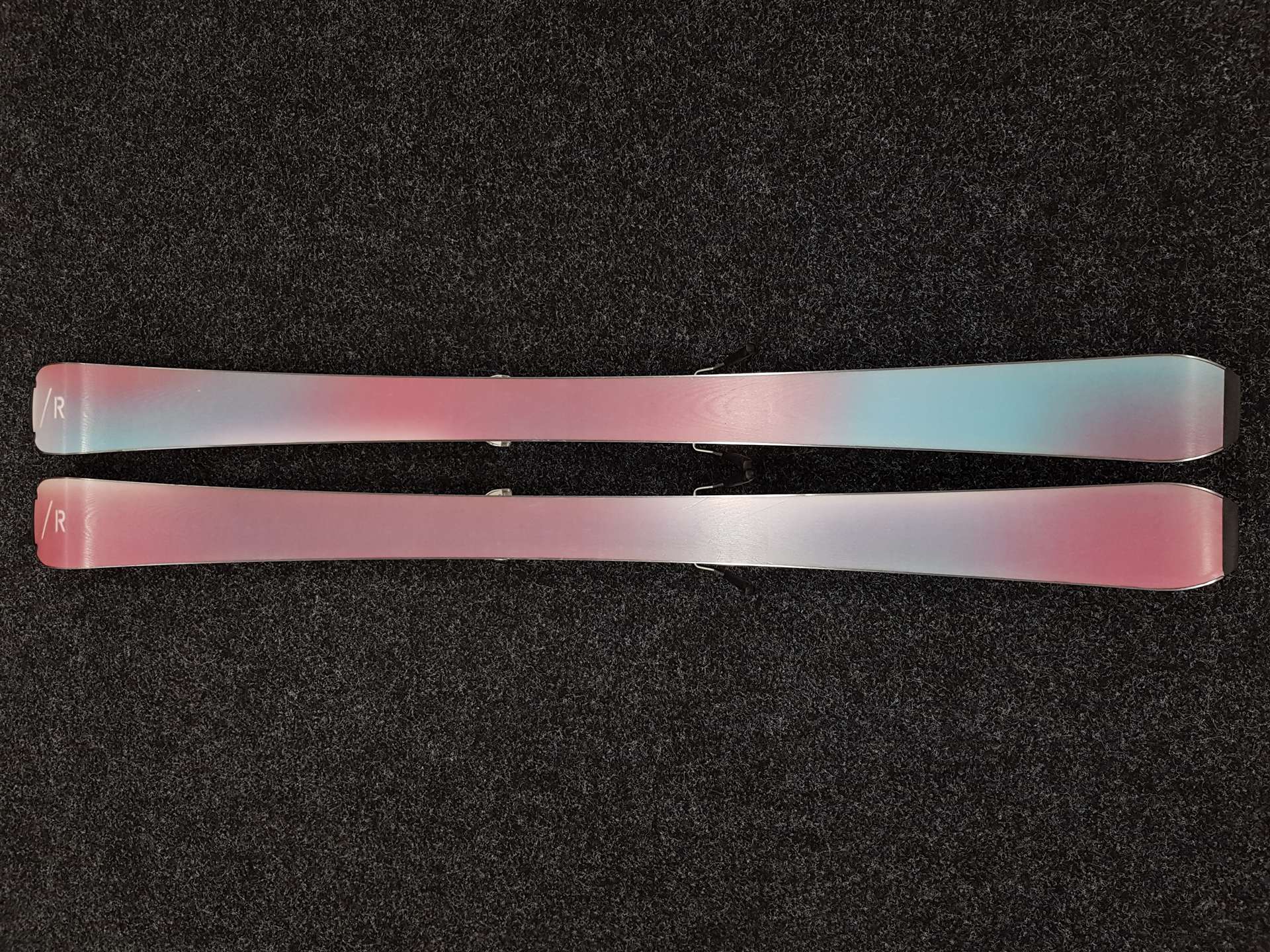 Gebrauchte Skier SPORTEN Iridium 3 + Tyrolia PR11 Bindungen
