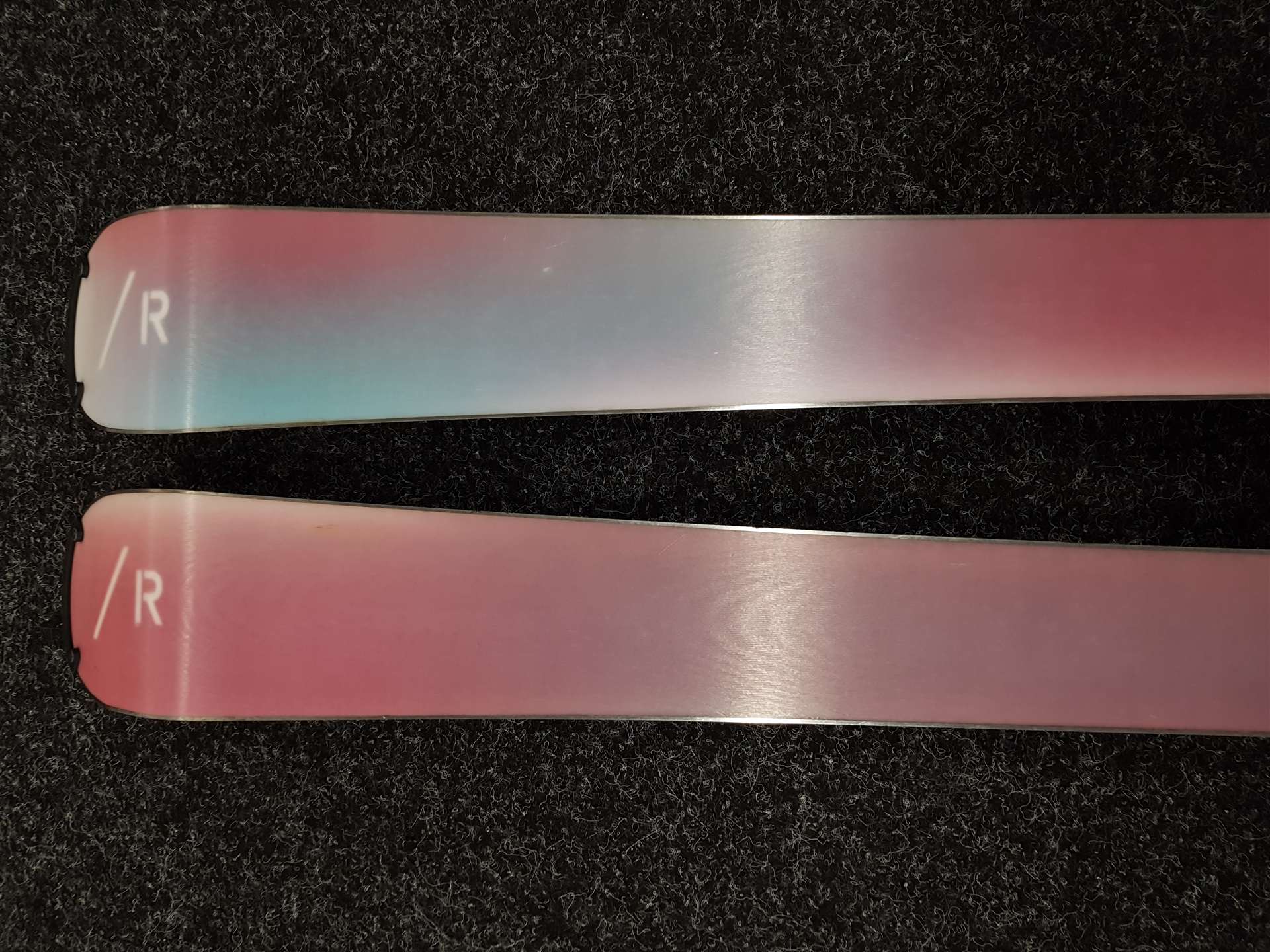 Gebrauchte Skier SPORTEN Iridium 3 + Tyrolia PR11 Bindungen