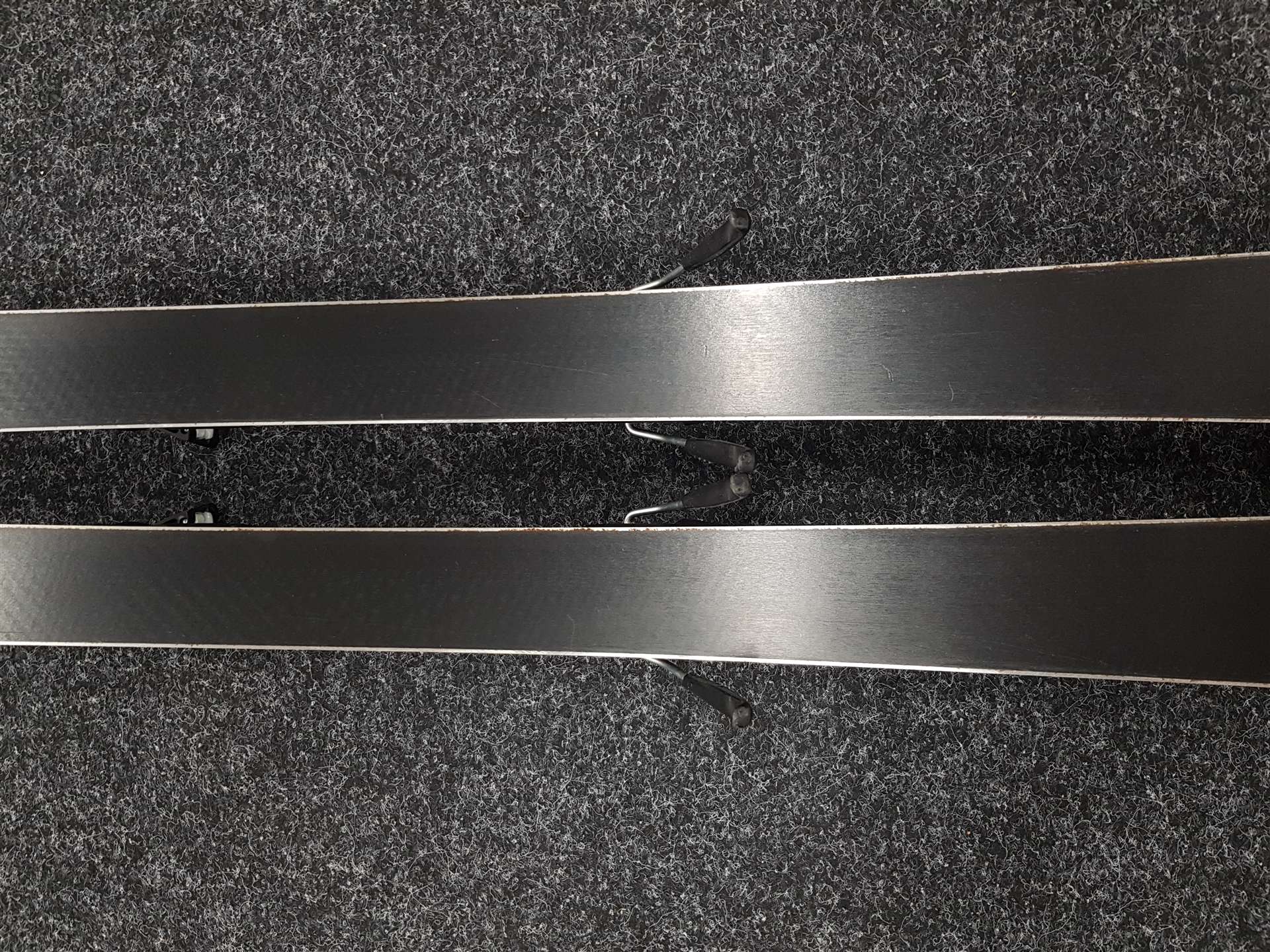 Gebrauchte FISCHER RC 4 PRO Ski + Fischer RS 10 Bindungen