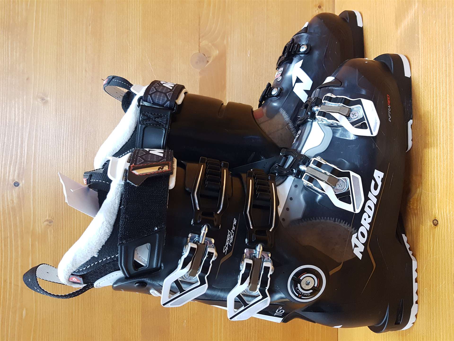 Použité lyžiarky NORDICA Speed machine 115 W
