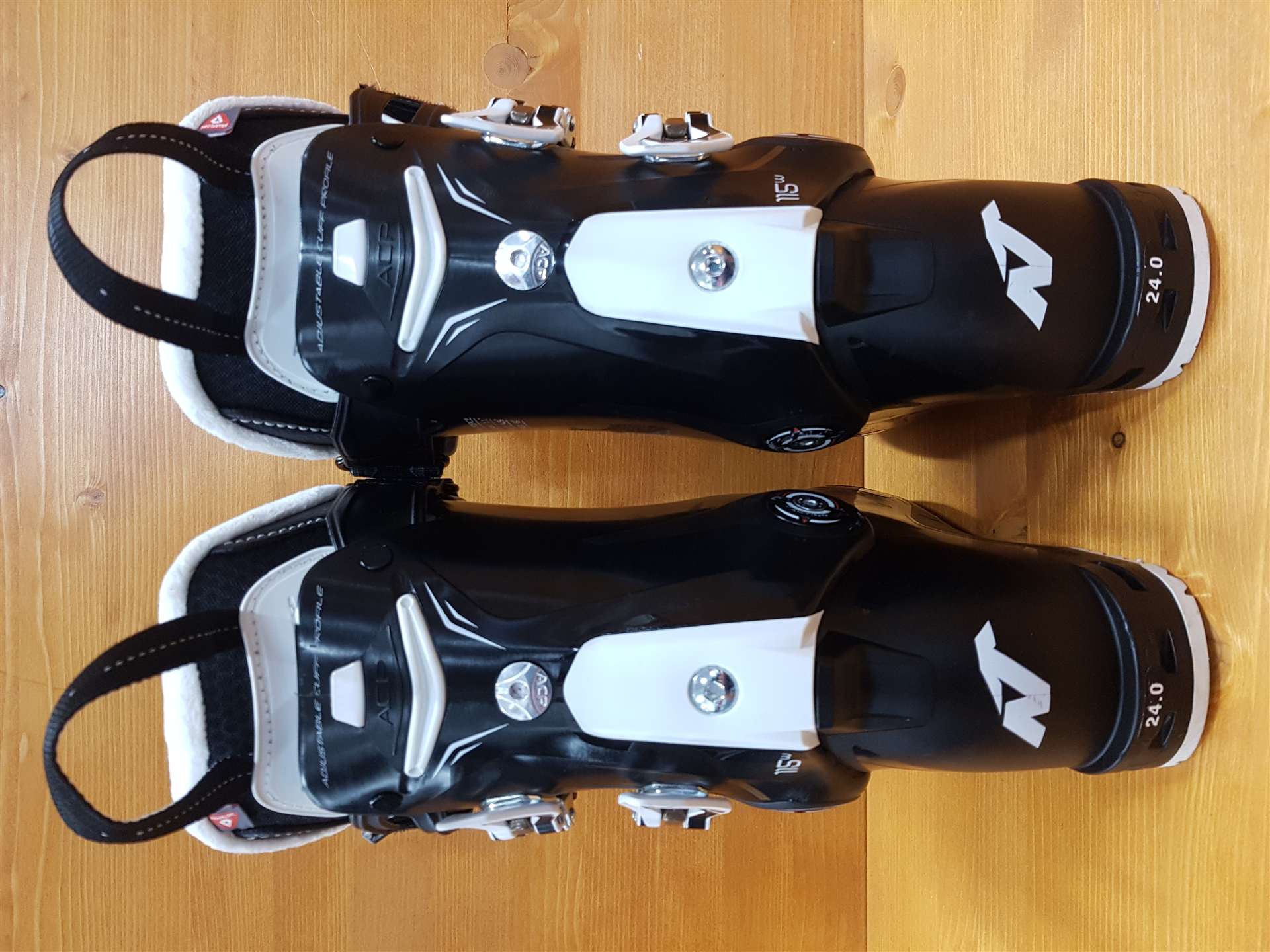 Použité lyžiarky NORDICA Speed machine 115 W