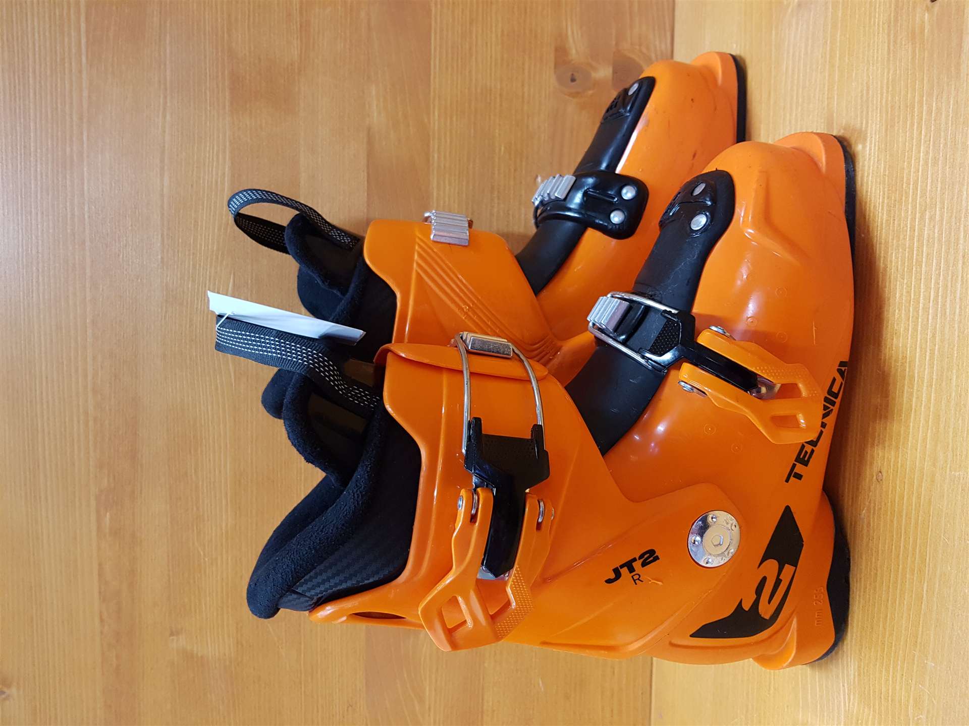 Použité lyžiarky TECNICA JT2 R