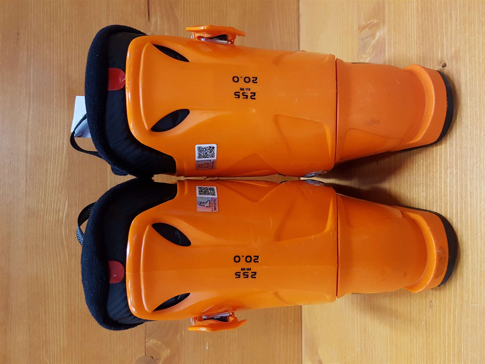 Použité lyžiarky TECNICA JT2 R