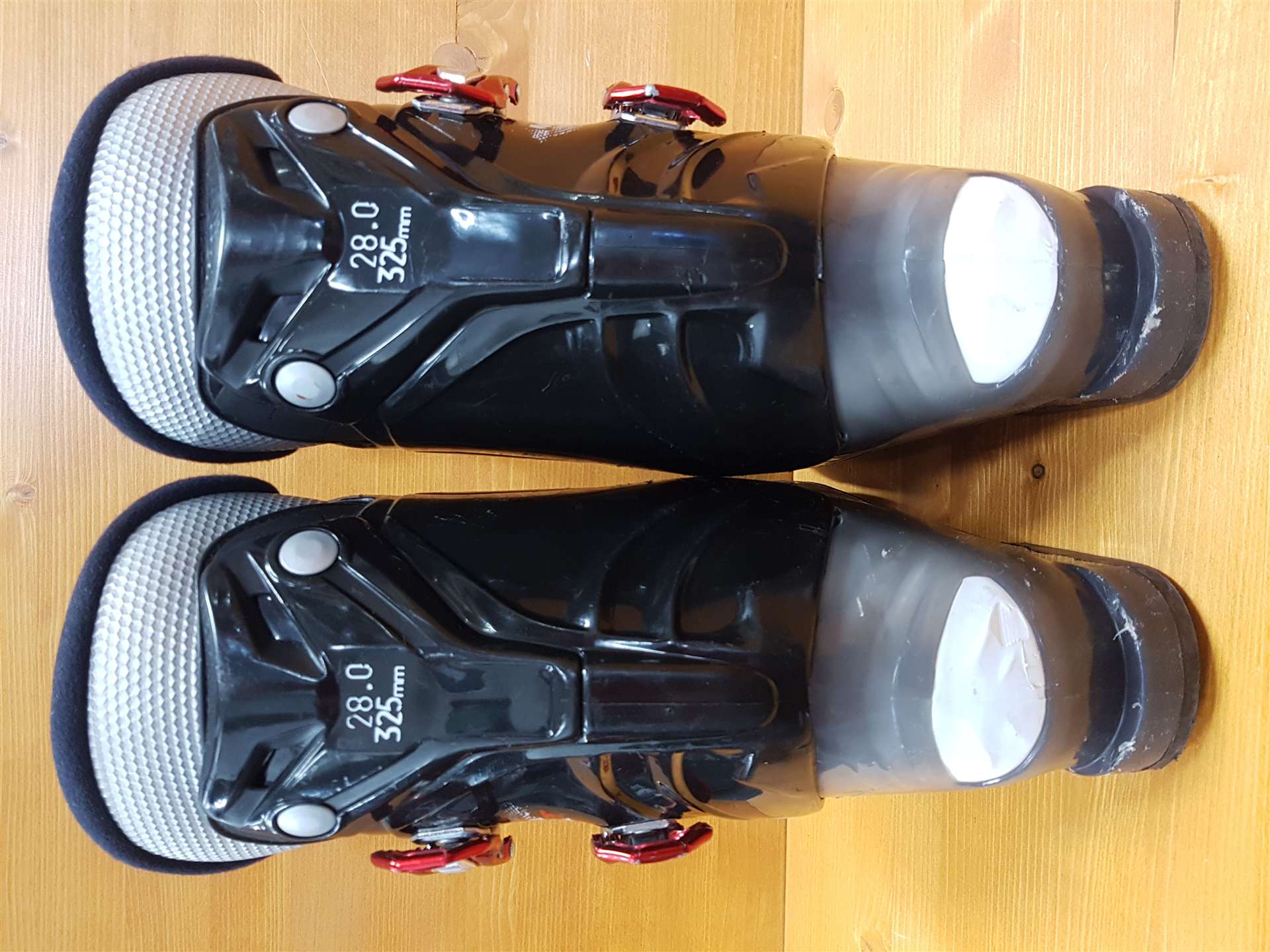 Použité lyžiarky TECNICA Mega +T