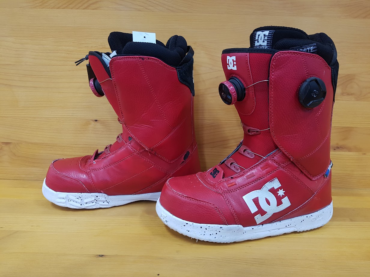 Bazárové snowboardové topánky DC červené