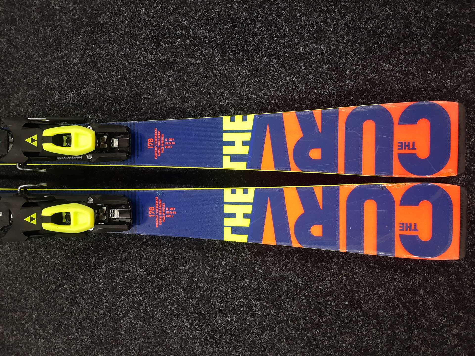 Použité lyže FISCHER The Curv RC4 + vázání Fischer Z13