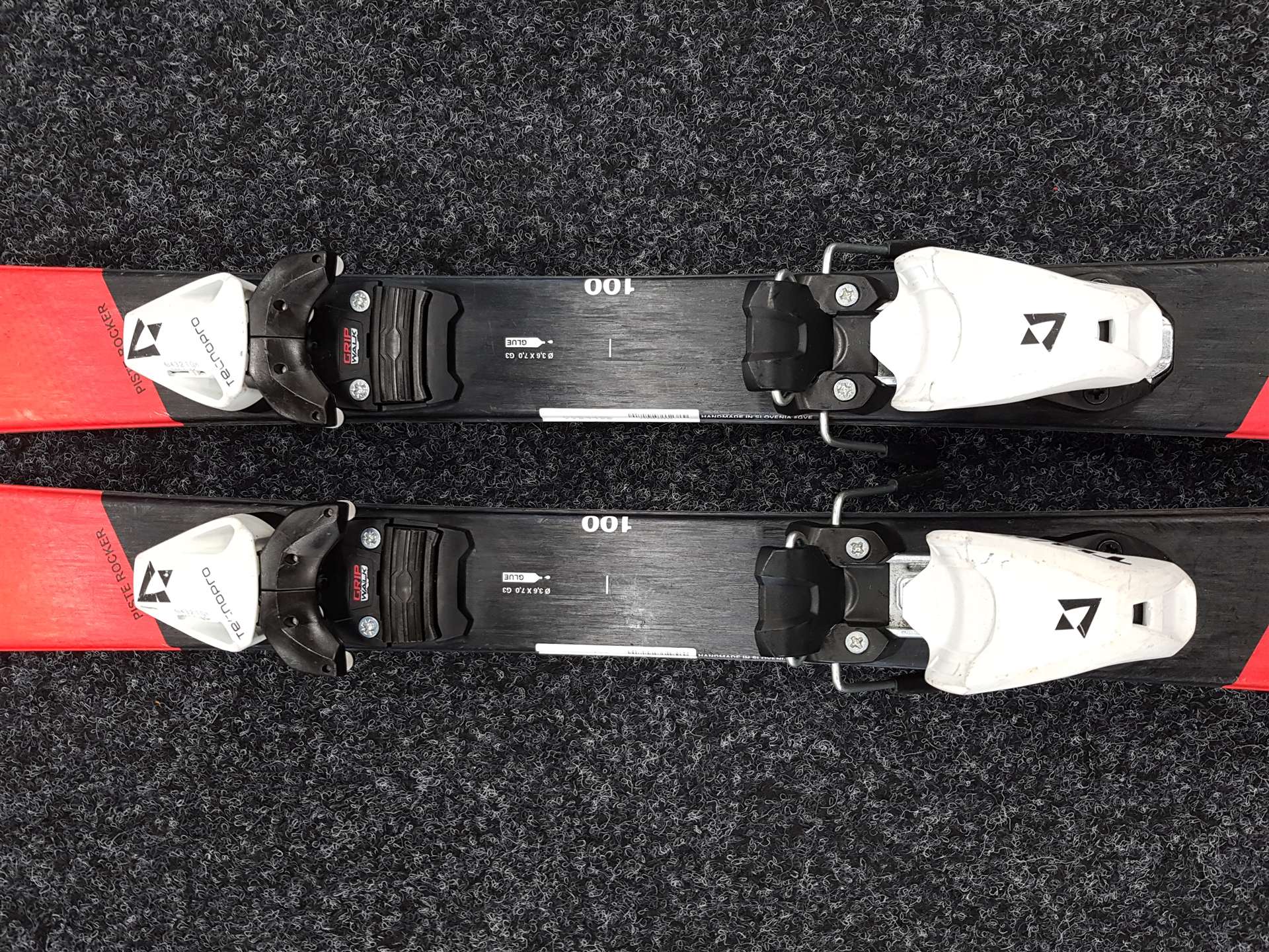 Použité dětské lyže McKINLEY Team 7 + vázání Tecnopro TW 4.5 AC