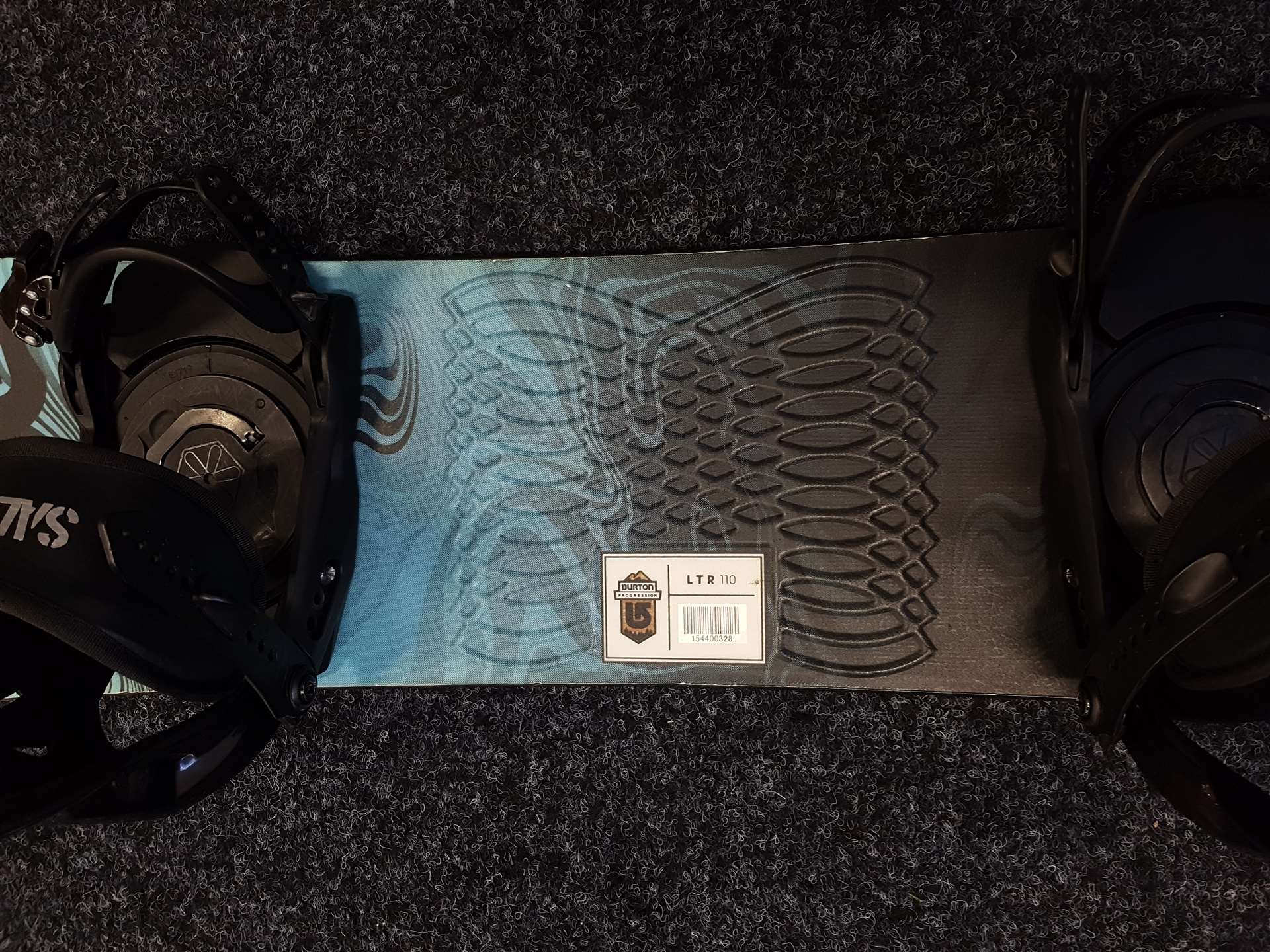 Použitý snowboard BURTON LTR + vázání Salomon velikost XS/S