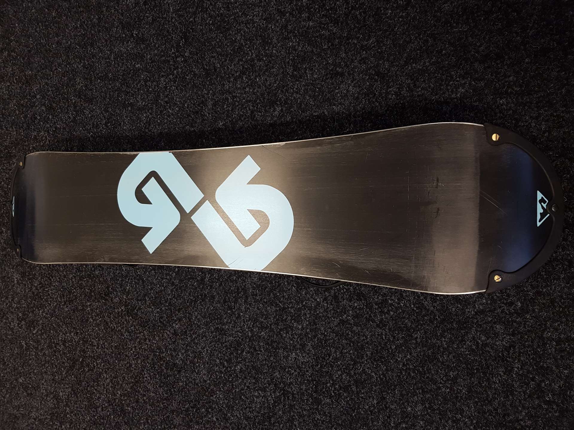 Použitý snowboard BURTON LTR + vázání Salomon velikost XS/S