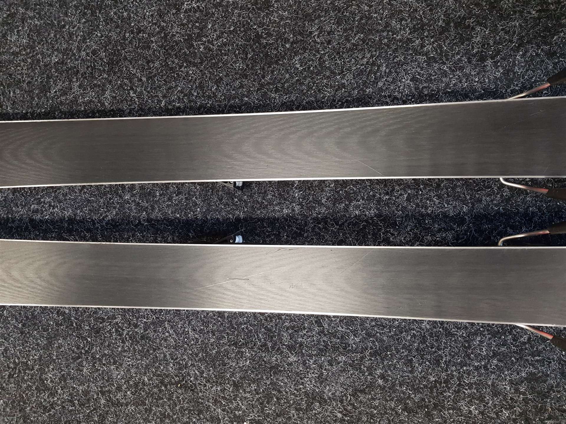 Sci FISCHER RC 4 The Curv TI usati + attacchi Fischer RS 10