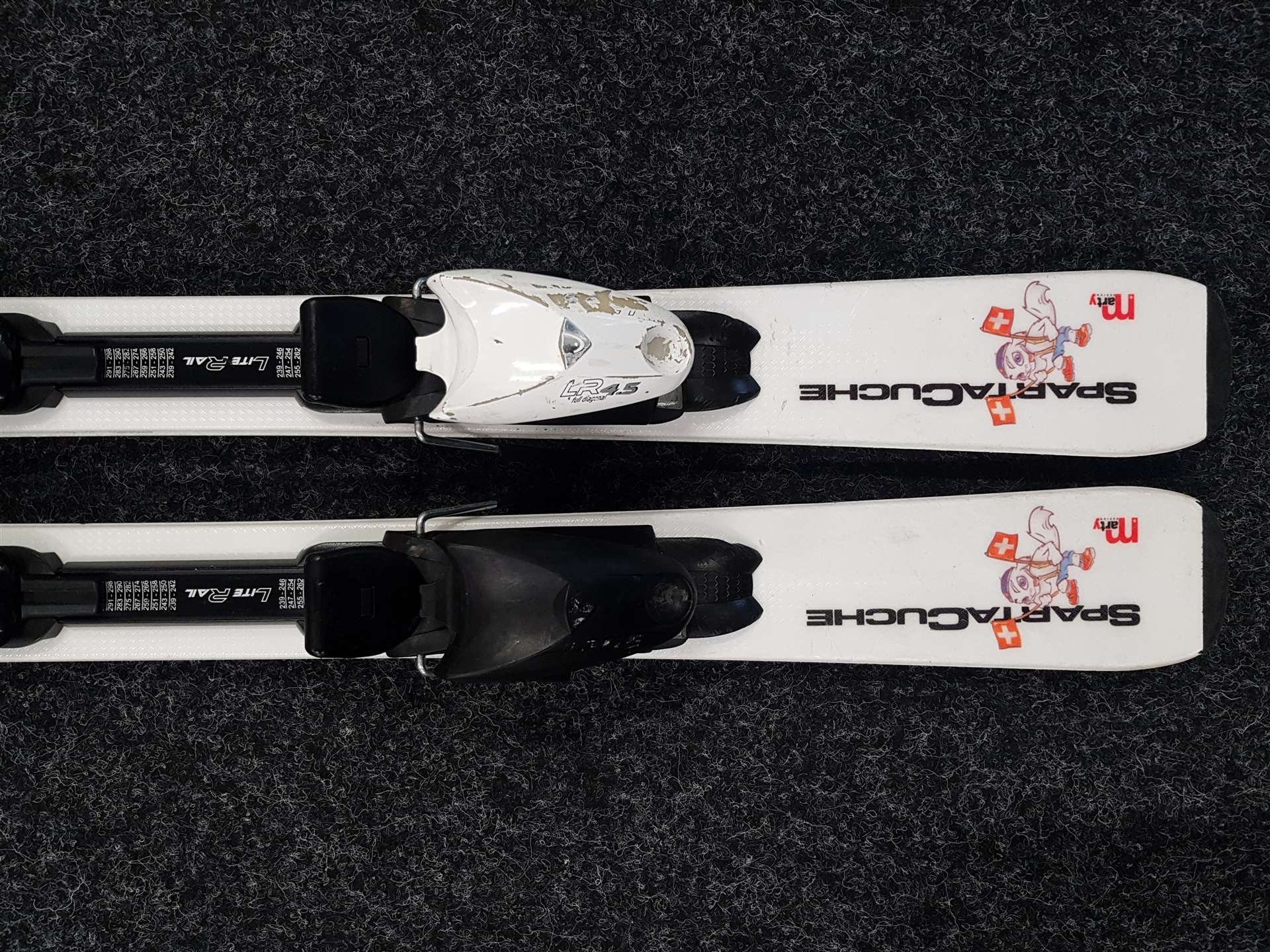 Použité detské lyže HEAD SpartaCuche + viazanie Head LR 4.5