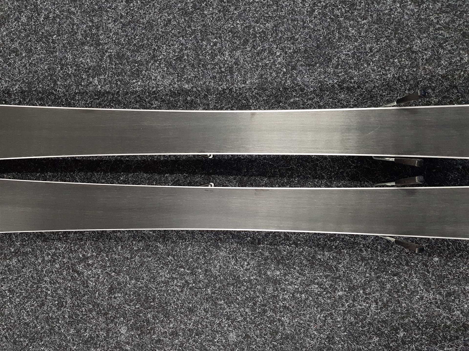 Použité detské lyže HEAD SpartaCuche + viazanie Head LR 4.5