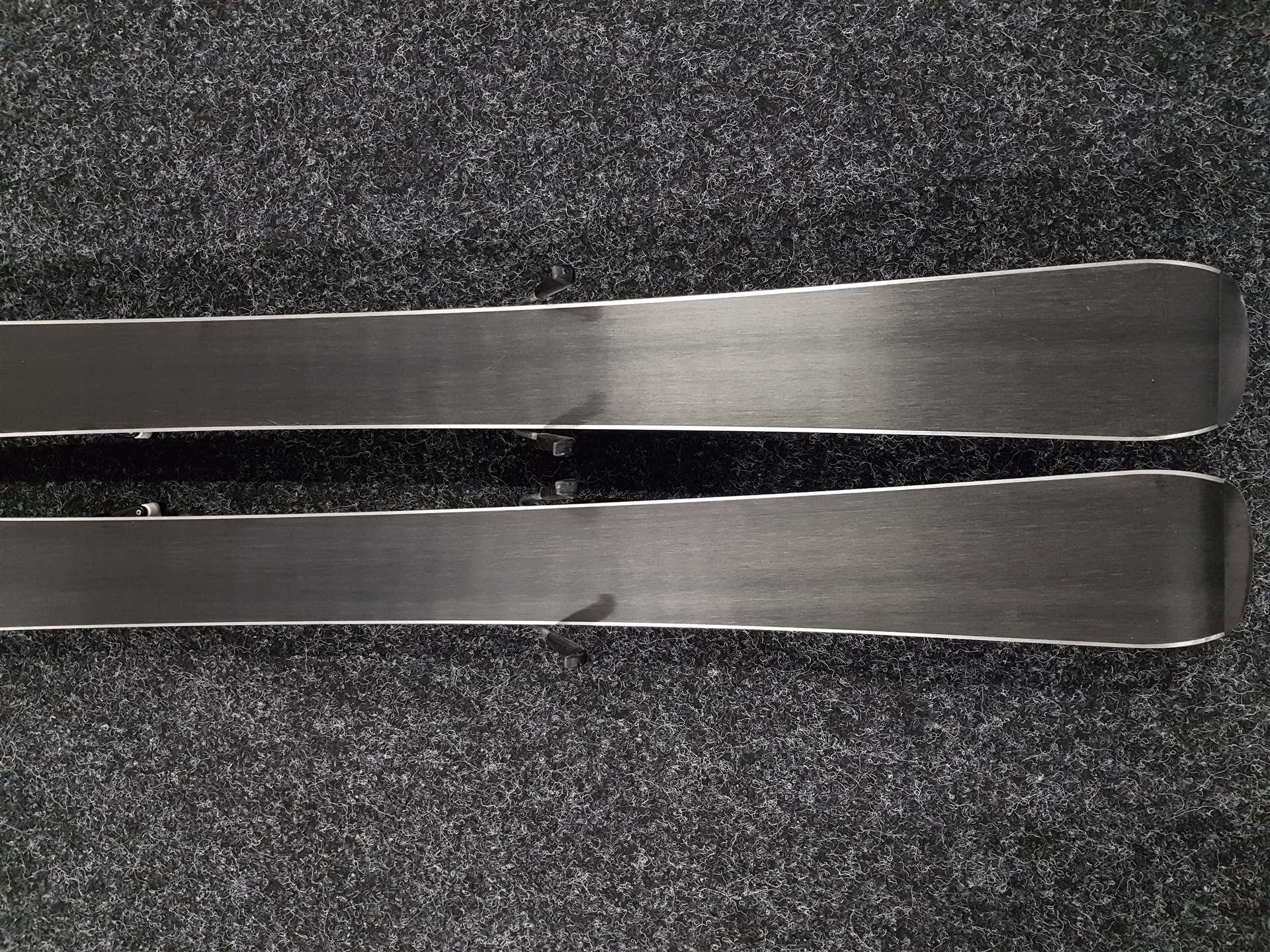 Použité detské lyže HEAD SpartaCuche + viazanie Head LR 4.5