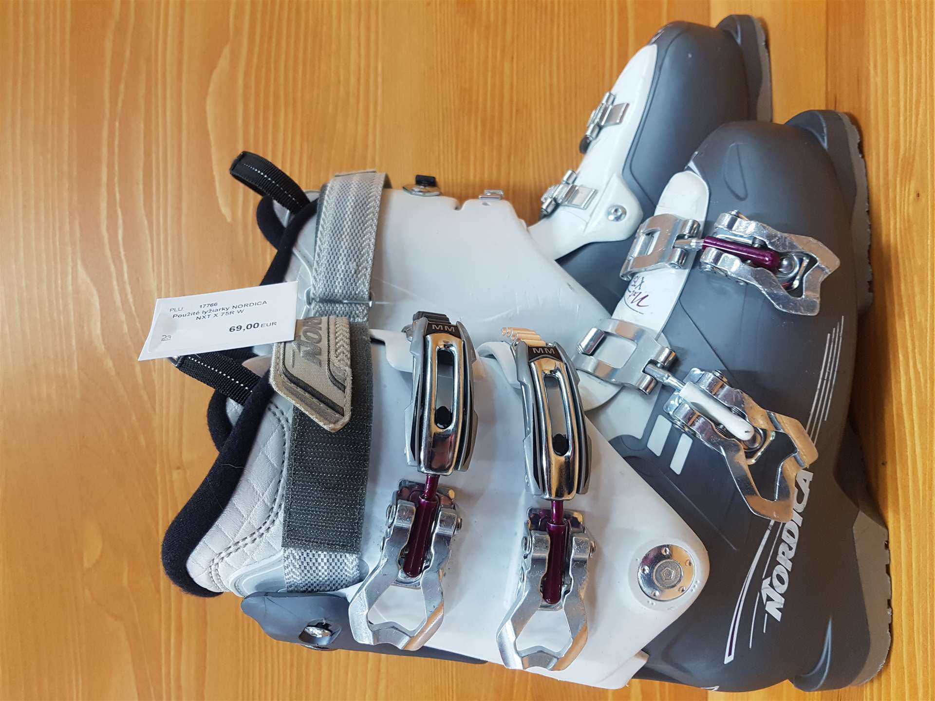 Použité lyžiarky NORDICA NXT X 75R W