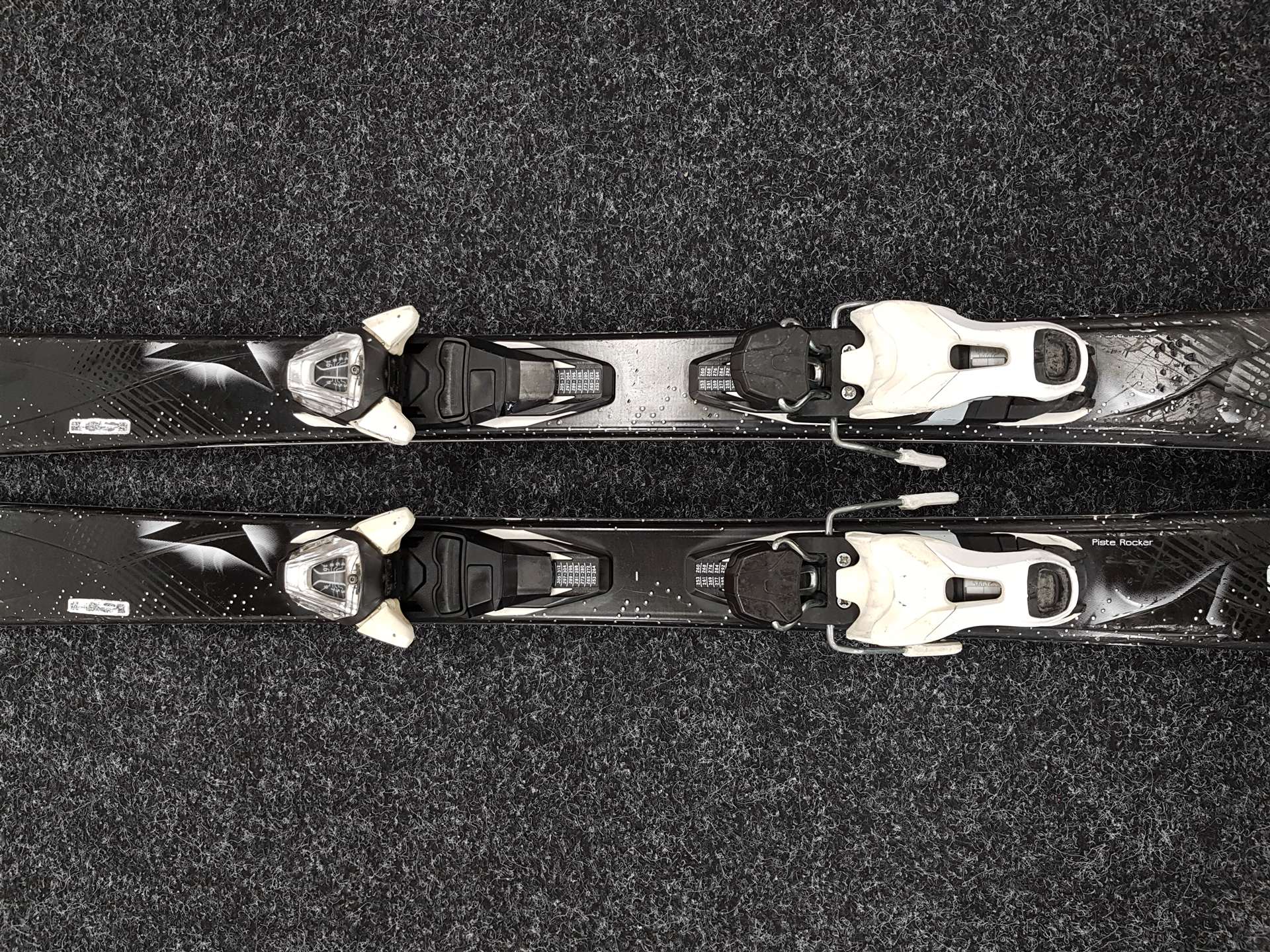 Gebrauchte ATOMIC Cloud Nine Ski + Atomic L10 Bindungen