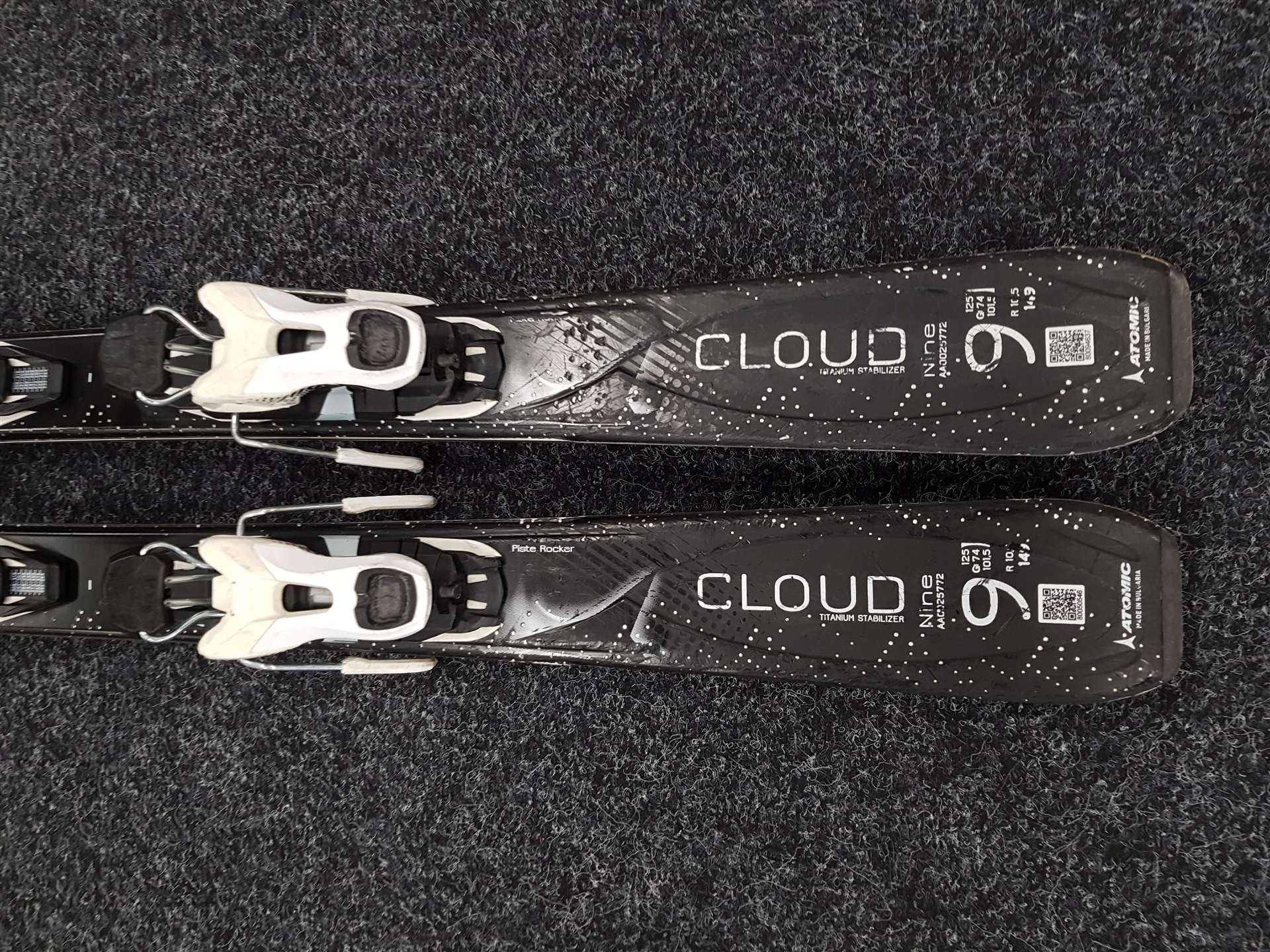 Gebrauchte ATOMIC Cloud Nine Ski + Atomic L10 Bindungen
