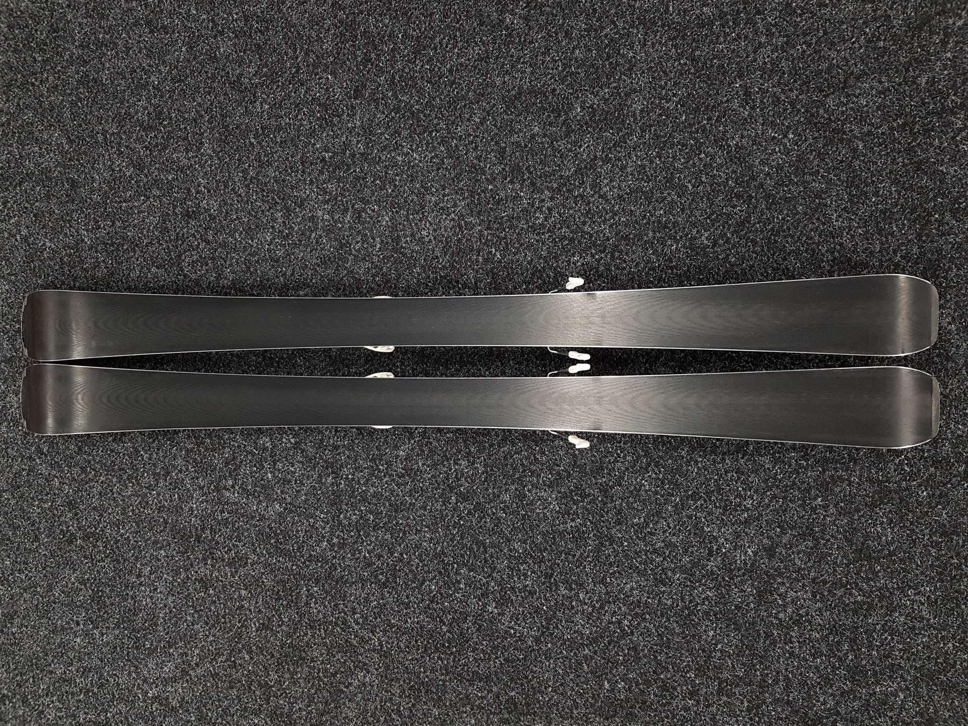 Gebrauchte ATOMIC Cloud Nine Ski + Atomic L10 Bindungen