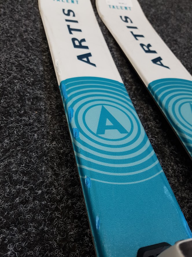 Gebrauchte ARTIS Talent Ski + Tyrolia SLR 7.5 Bindungen