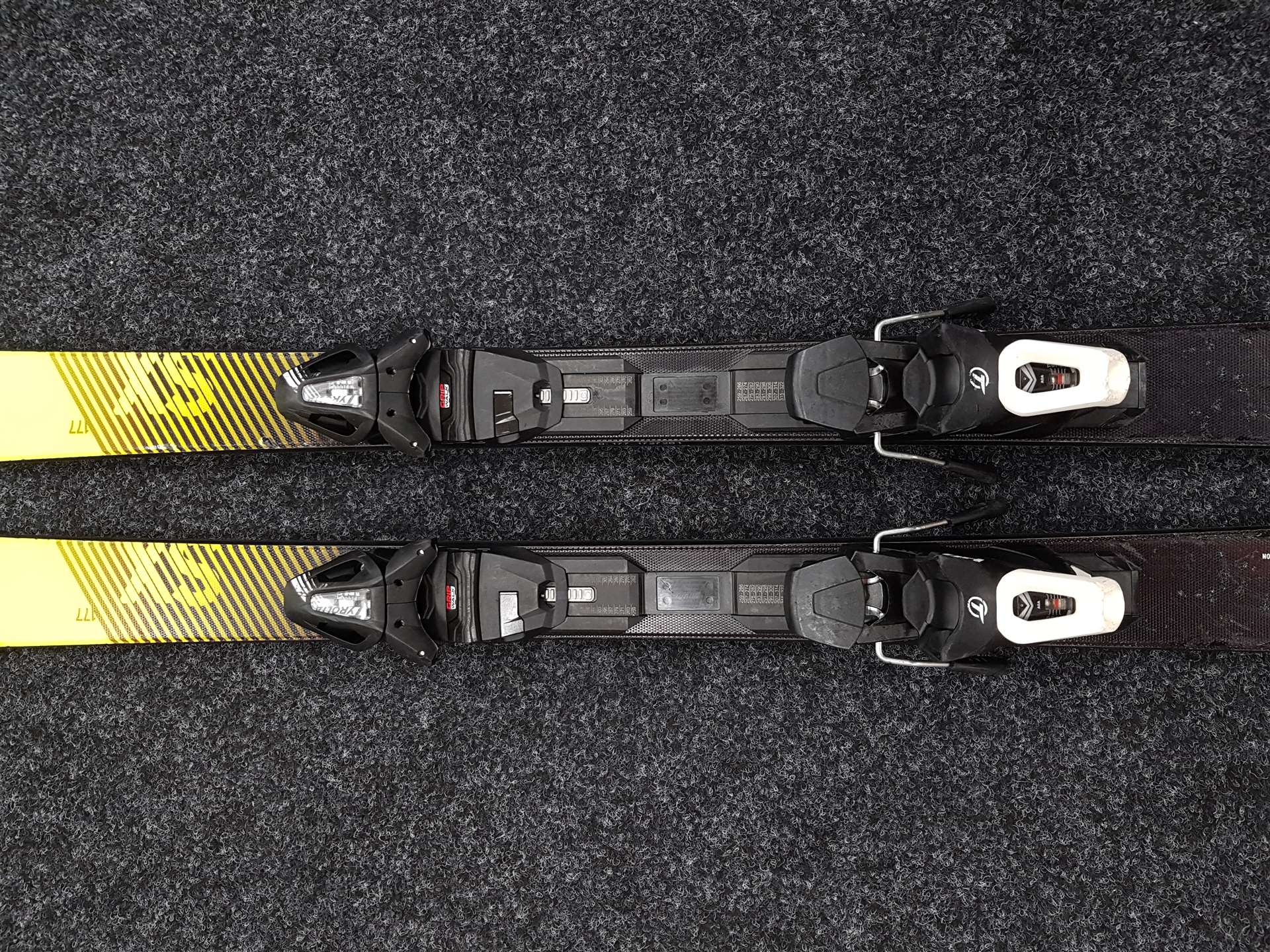 Použité lyže HEAD Shape SX + vázání Tyrolia PR 11