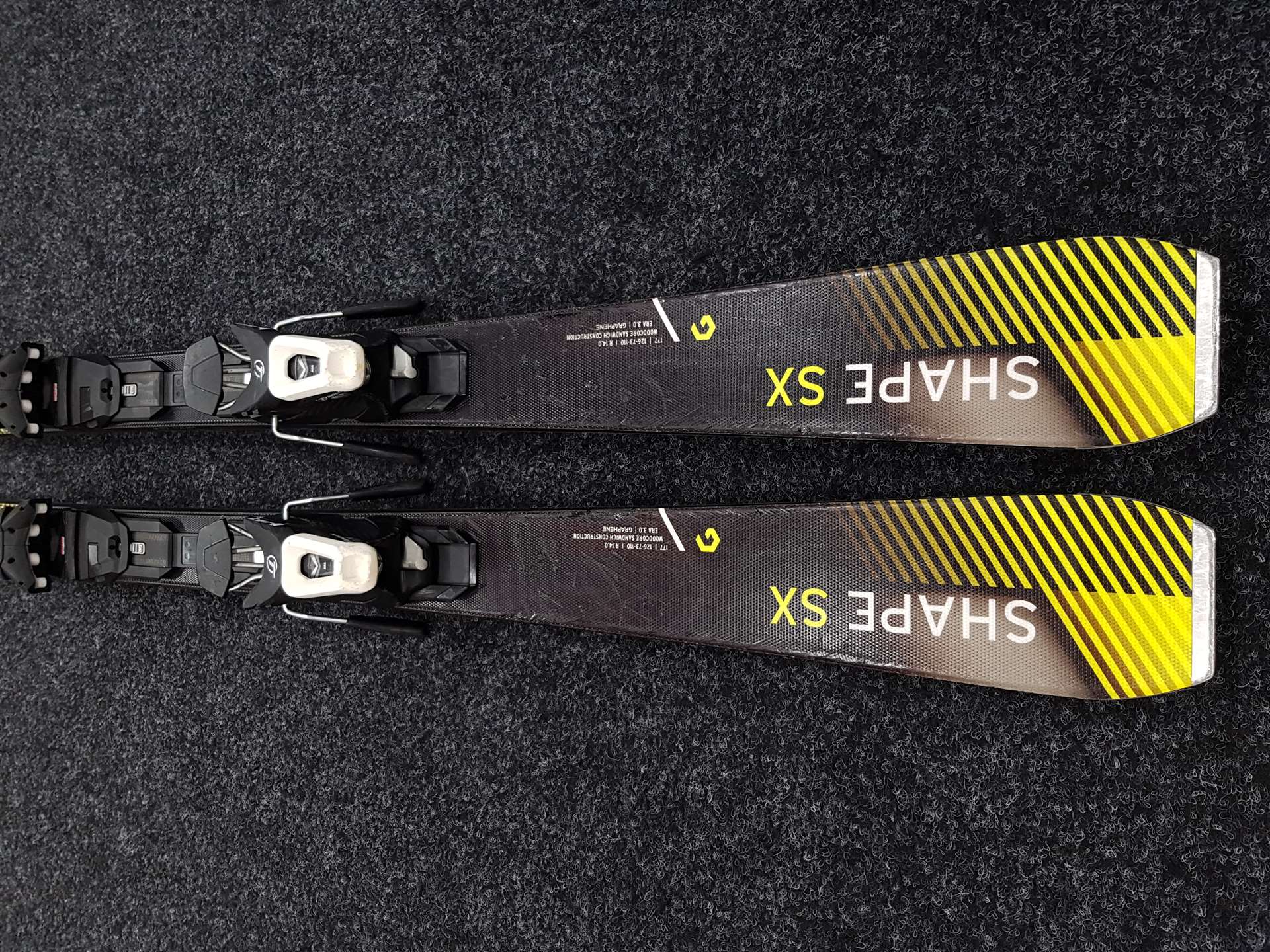 Použité lyže HEAD Shape SX + vázání Tyrolia PR 11
