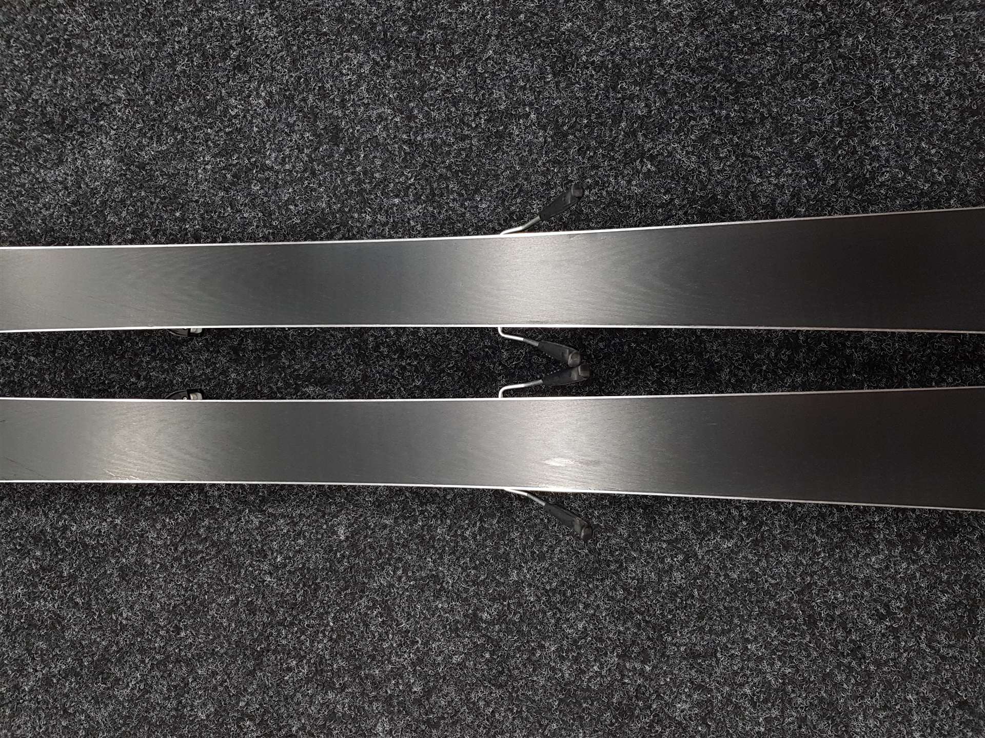 Použité lyže HEAD Shape SX + vázání Tyrolia PR 11