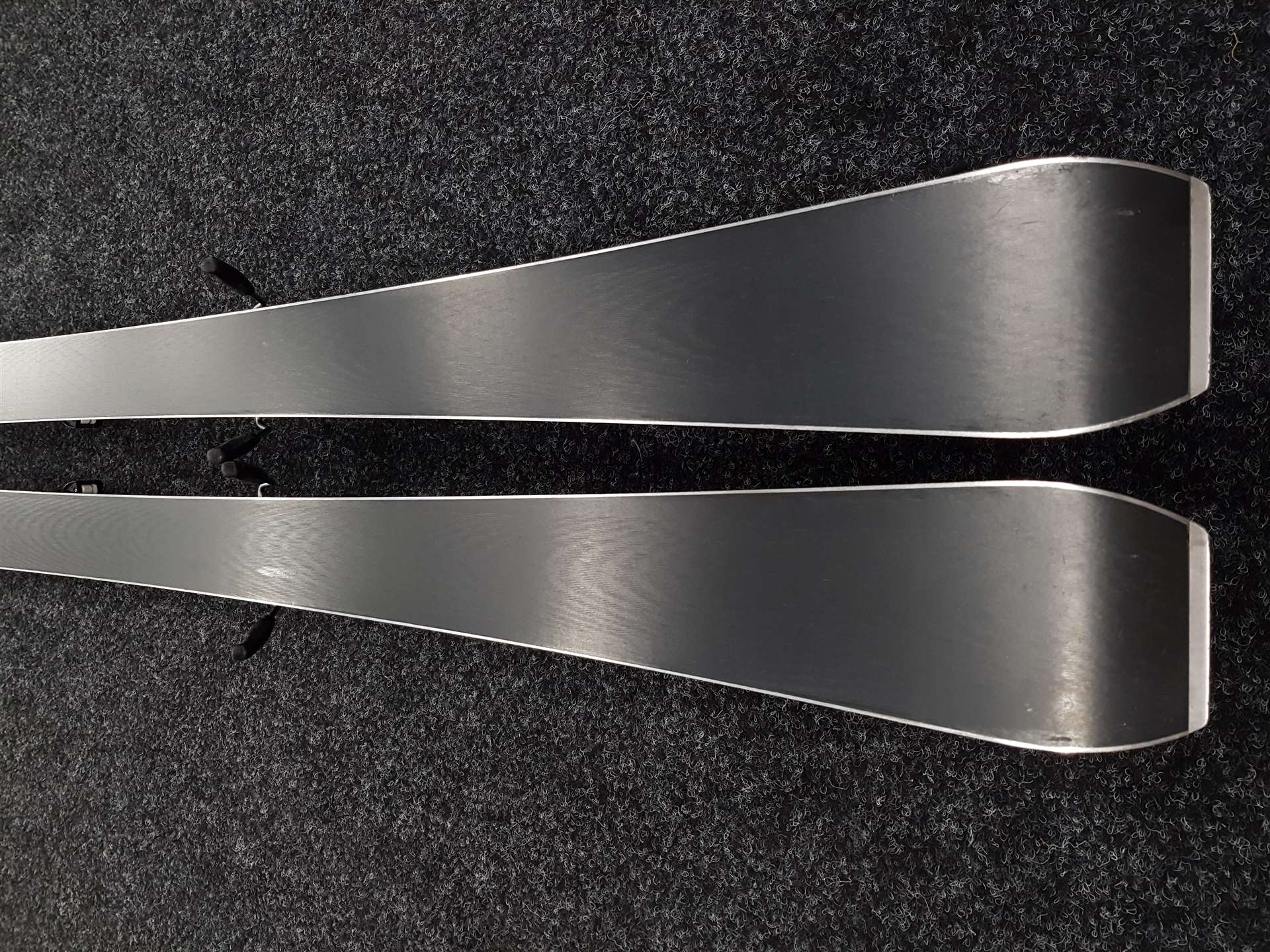 Použité lyže HEAD Shape SX + vázání Tyrolia PR 11