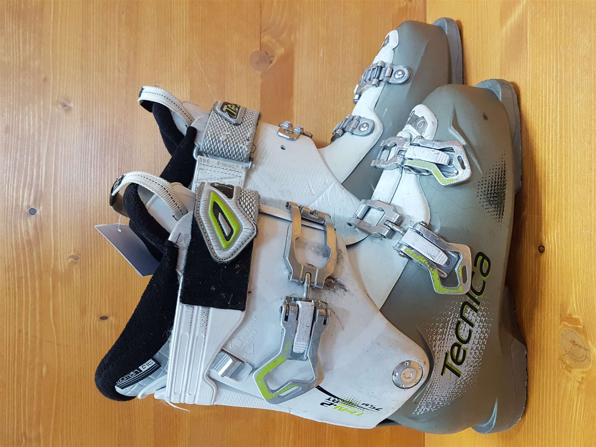 Clăpari de schi SALOMON T3 second-hand