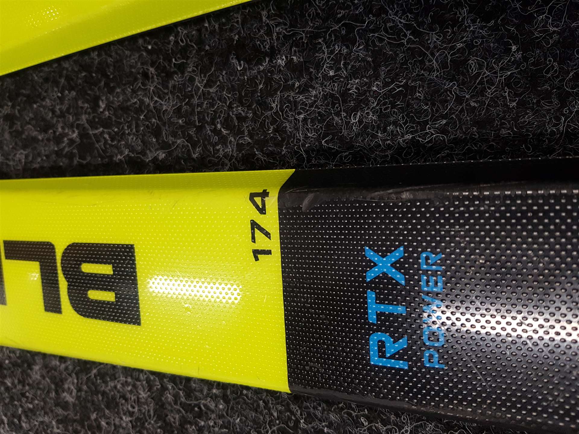 Použité lyže BLIZZARD RTX Power + viazanie Marker TLT 10