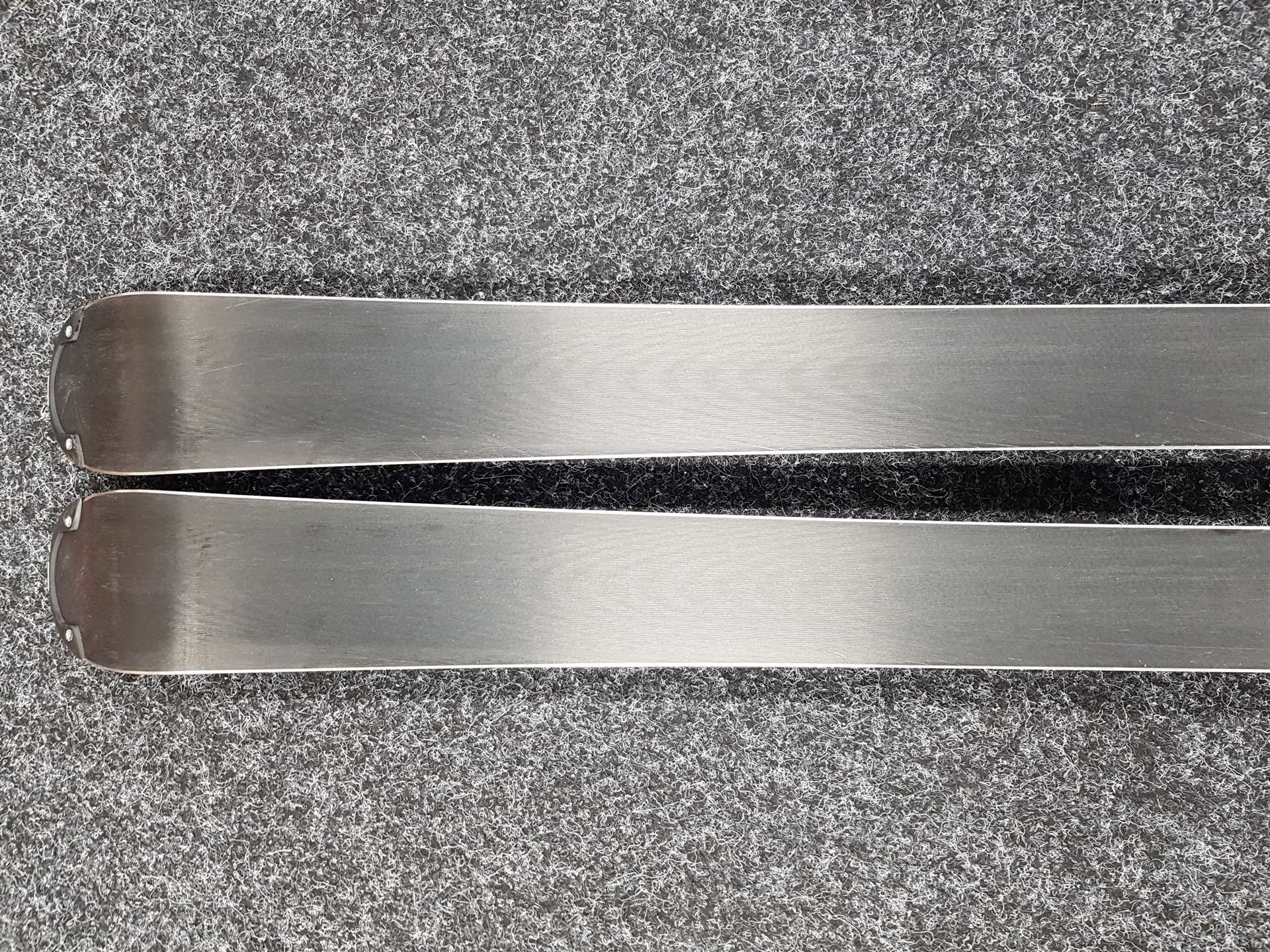 Rabljene smuči VOLKL Racetiger JR + vezi Marker 7.0