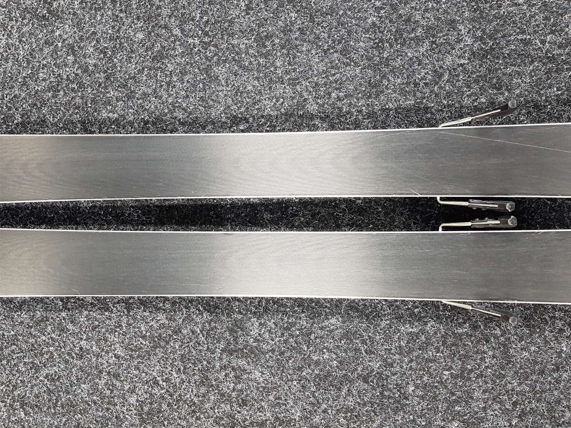 Rabljene smuči VOLKL Racetiger JR + vezi Marker 7.0