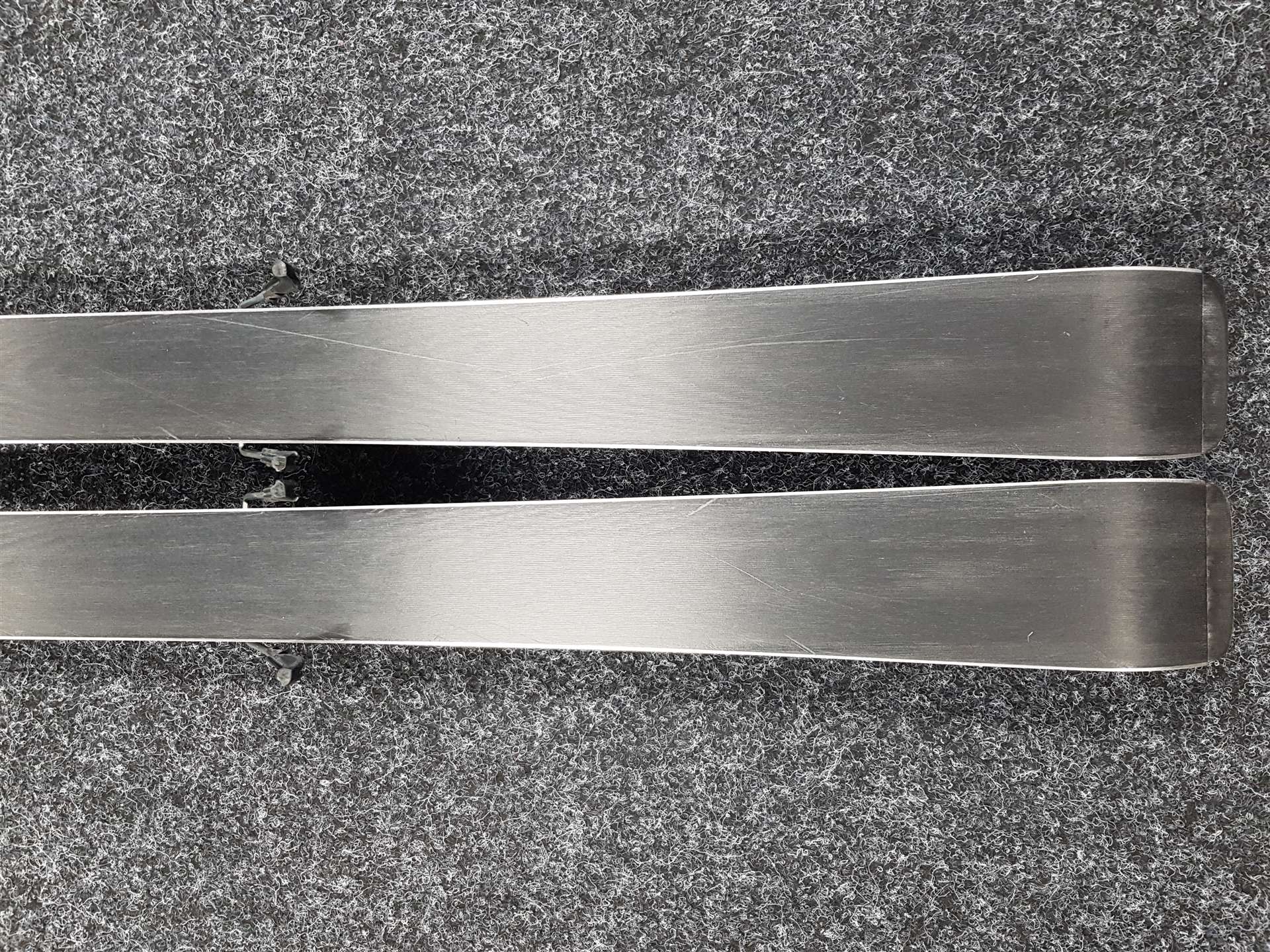 Rabljene smuči VOLKL Racetiger JR + vezi Marker 7.0